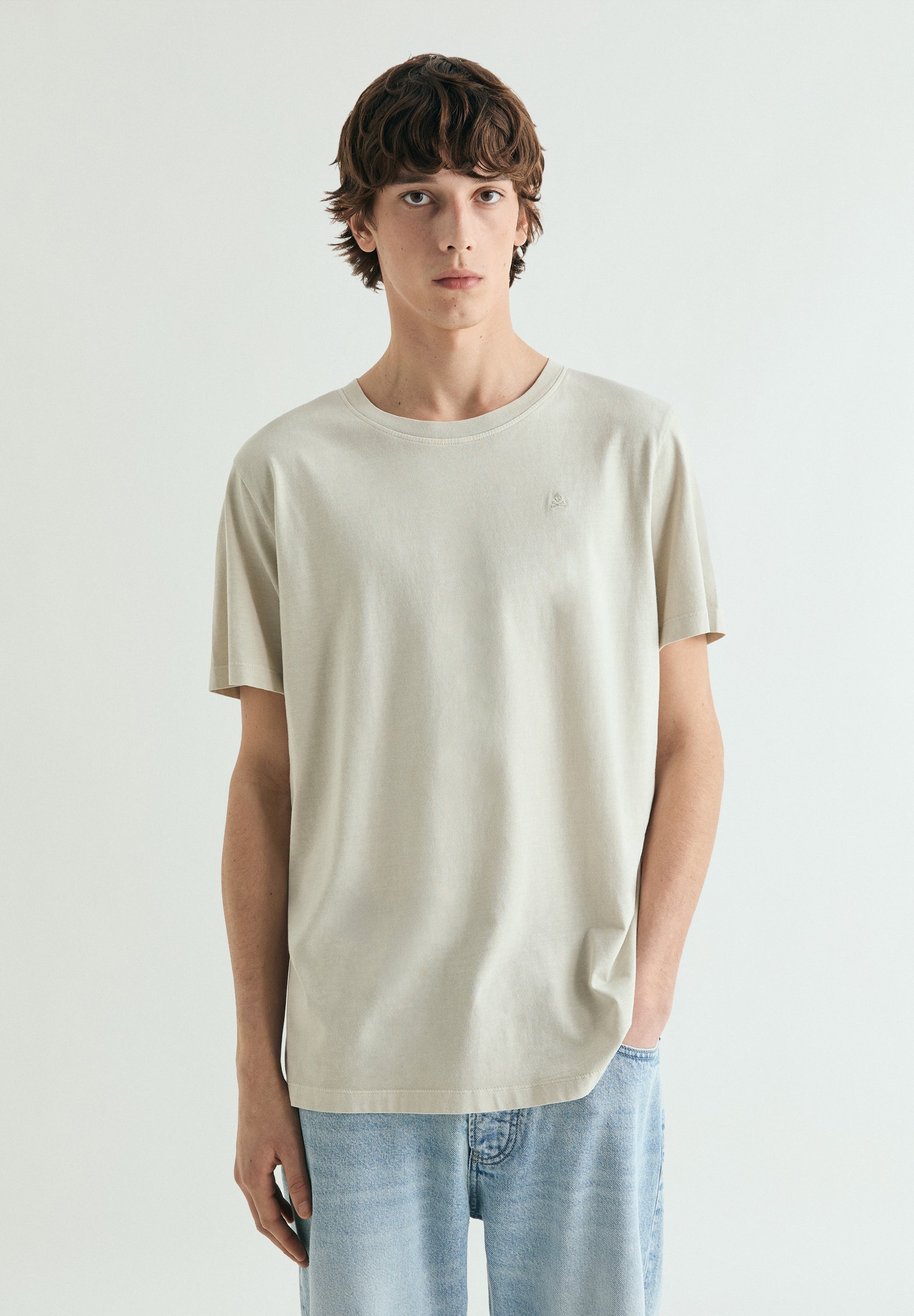 CAMISETA BORDADA REGULAR FIT