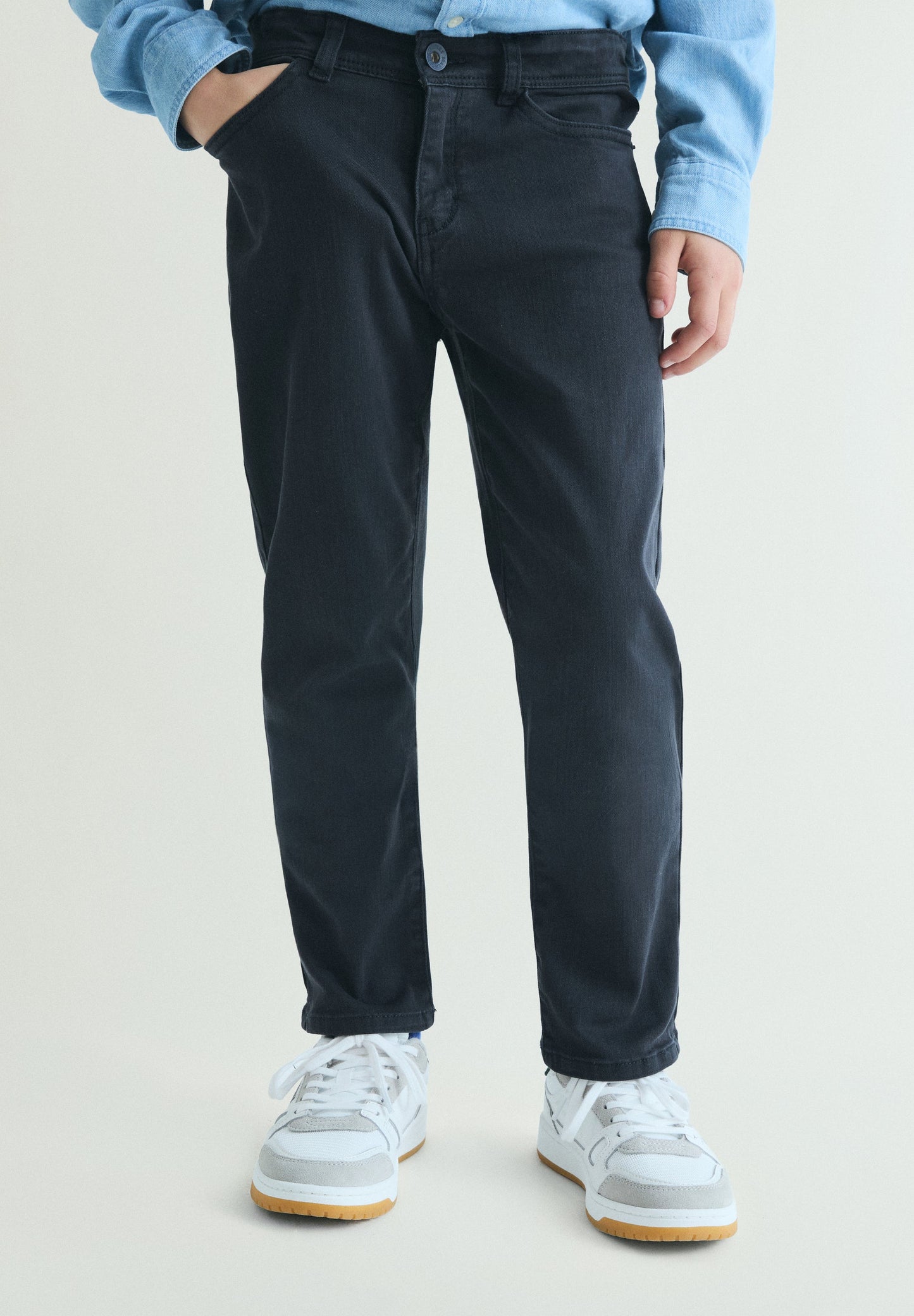 PANTALÓN SLIM FIT DE CINCO BOLSILLOS