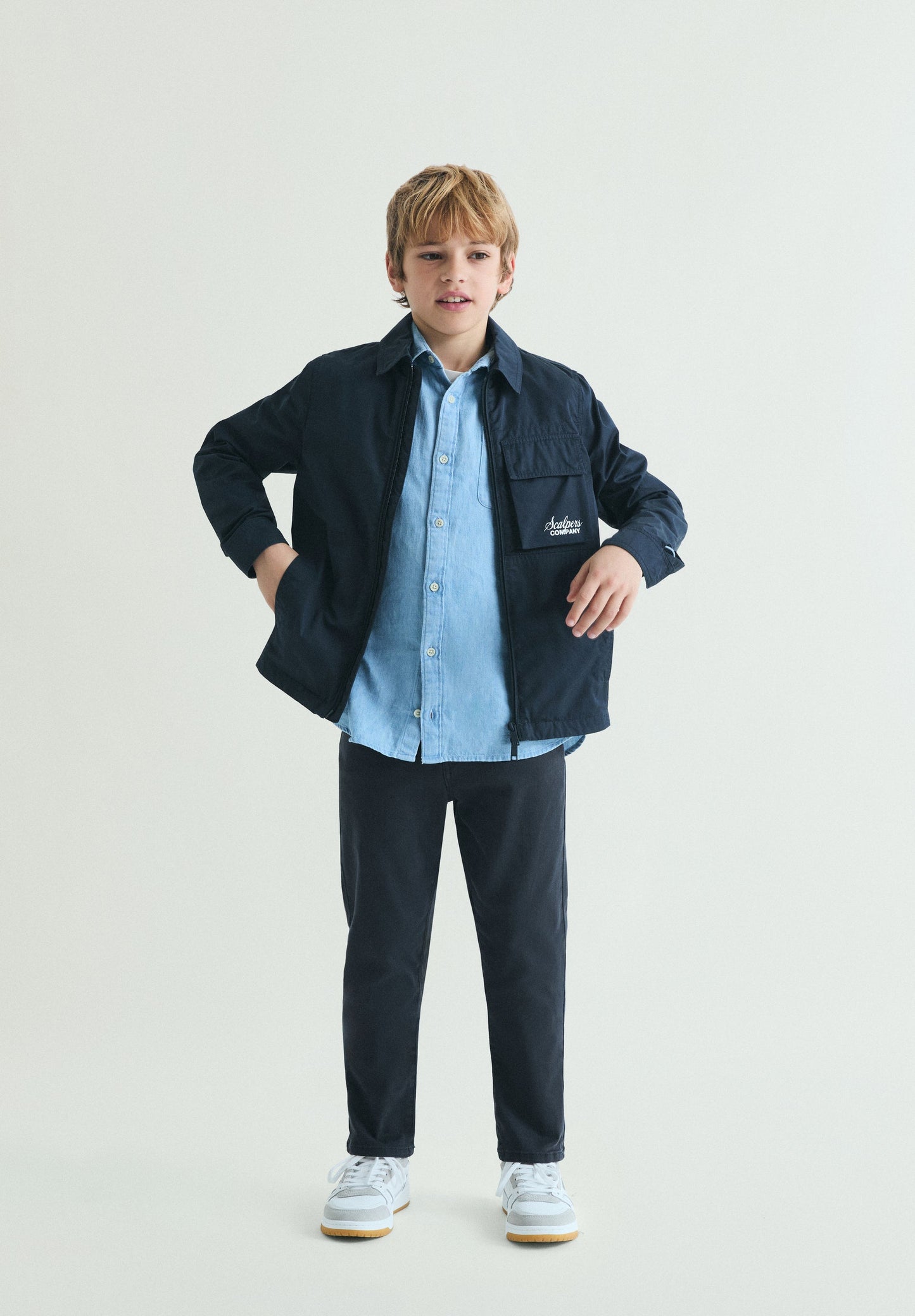 PANTALÓN SLIM FIT DE CINCO BOLSILLOS