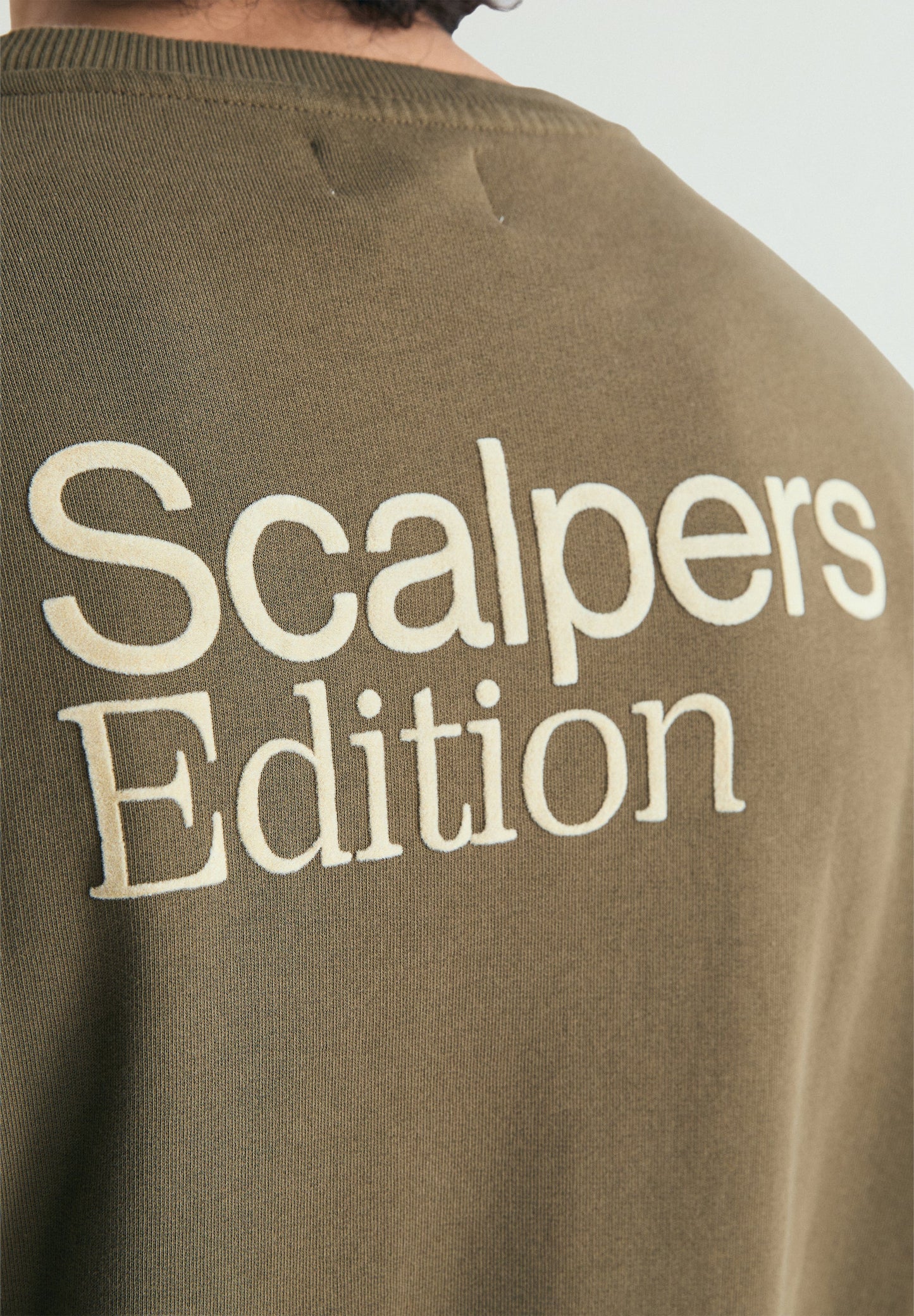 SUDADERA BÁSICA PRINT TRASERO