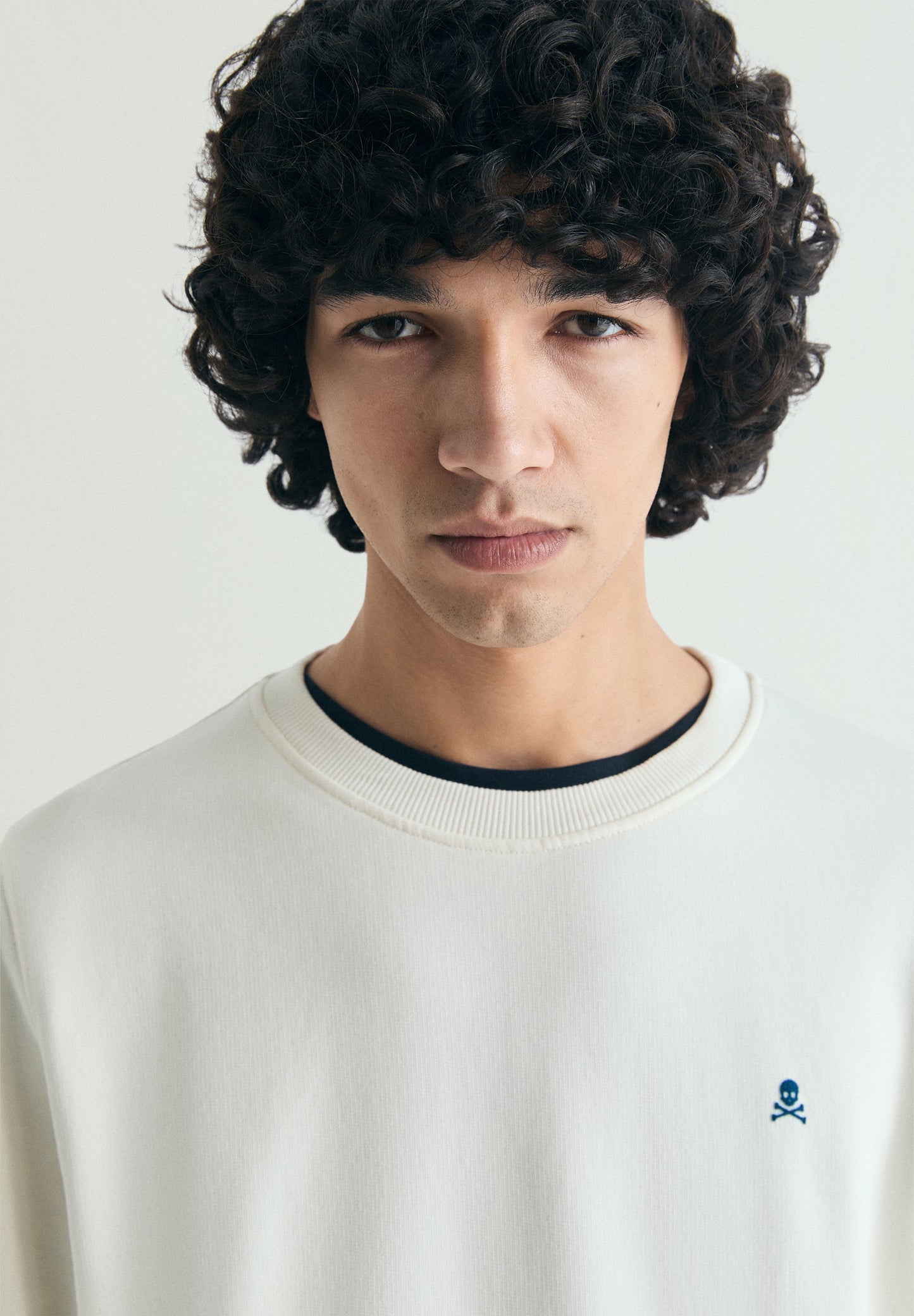 SUDADERA BÁSICA PRINT TRASERO