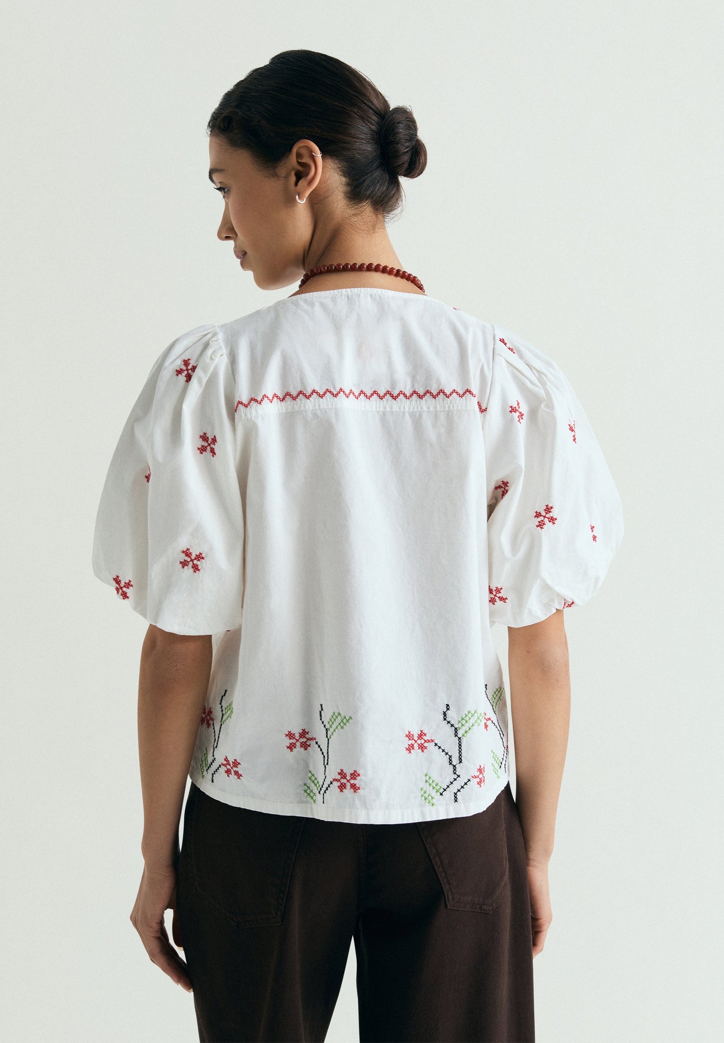 BLUSA BORDADOS FLORALES
