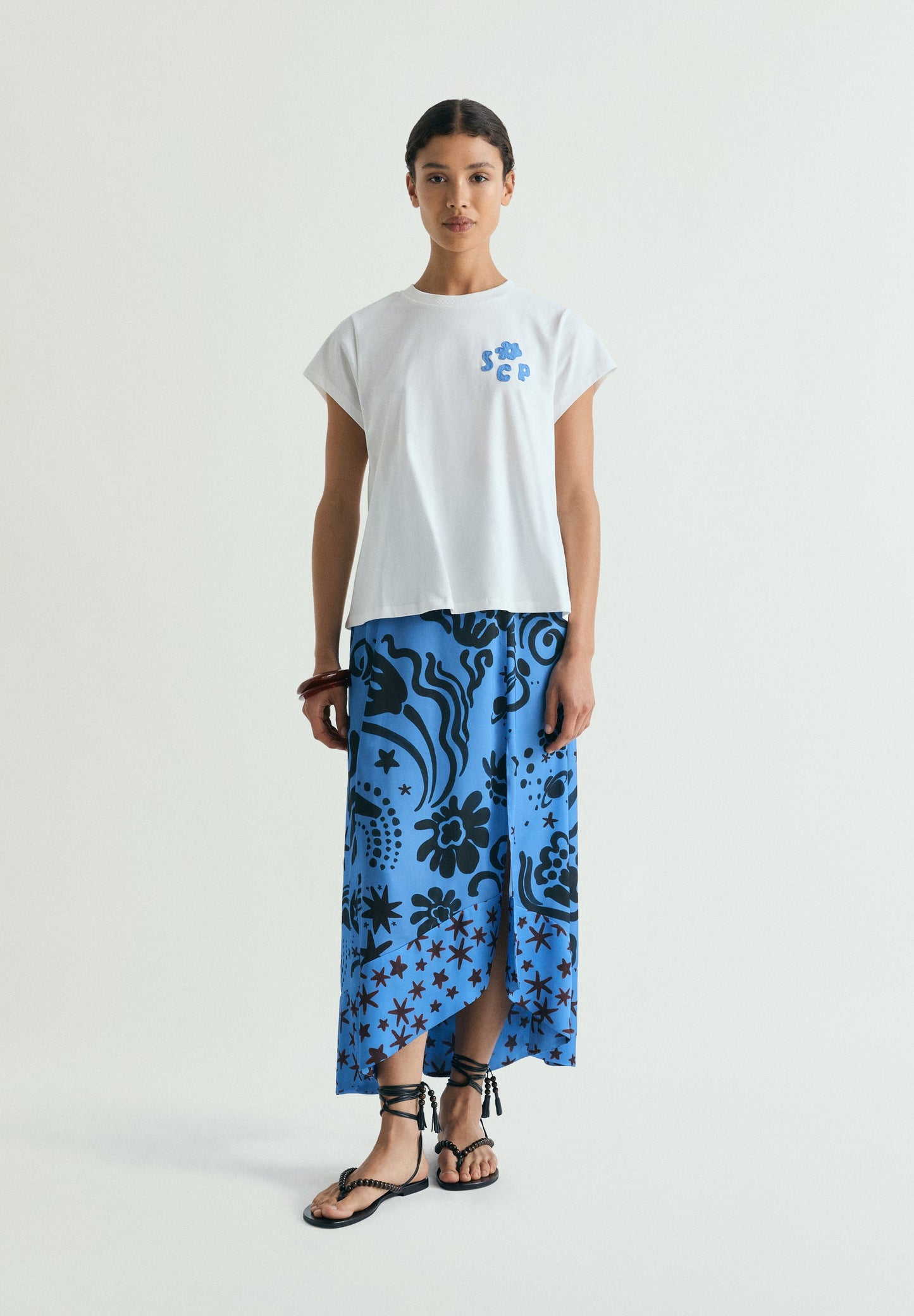 CAMISETA PARCHES BORDADOS