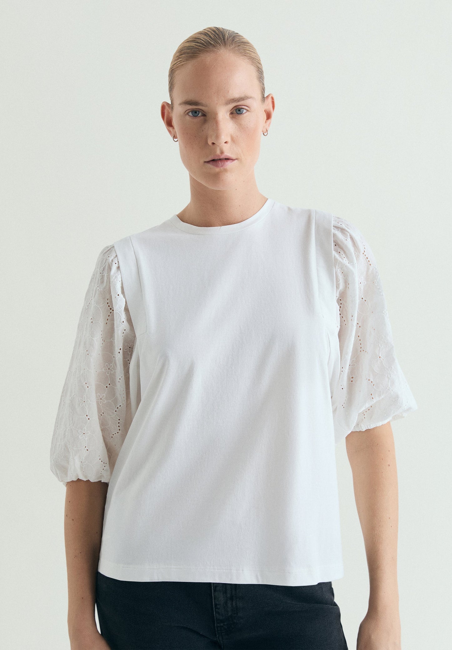 CAMISETA MANGA CALADA