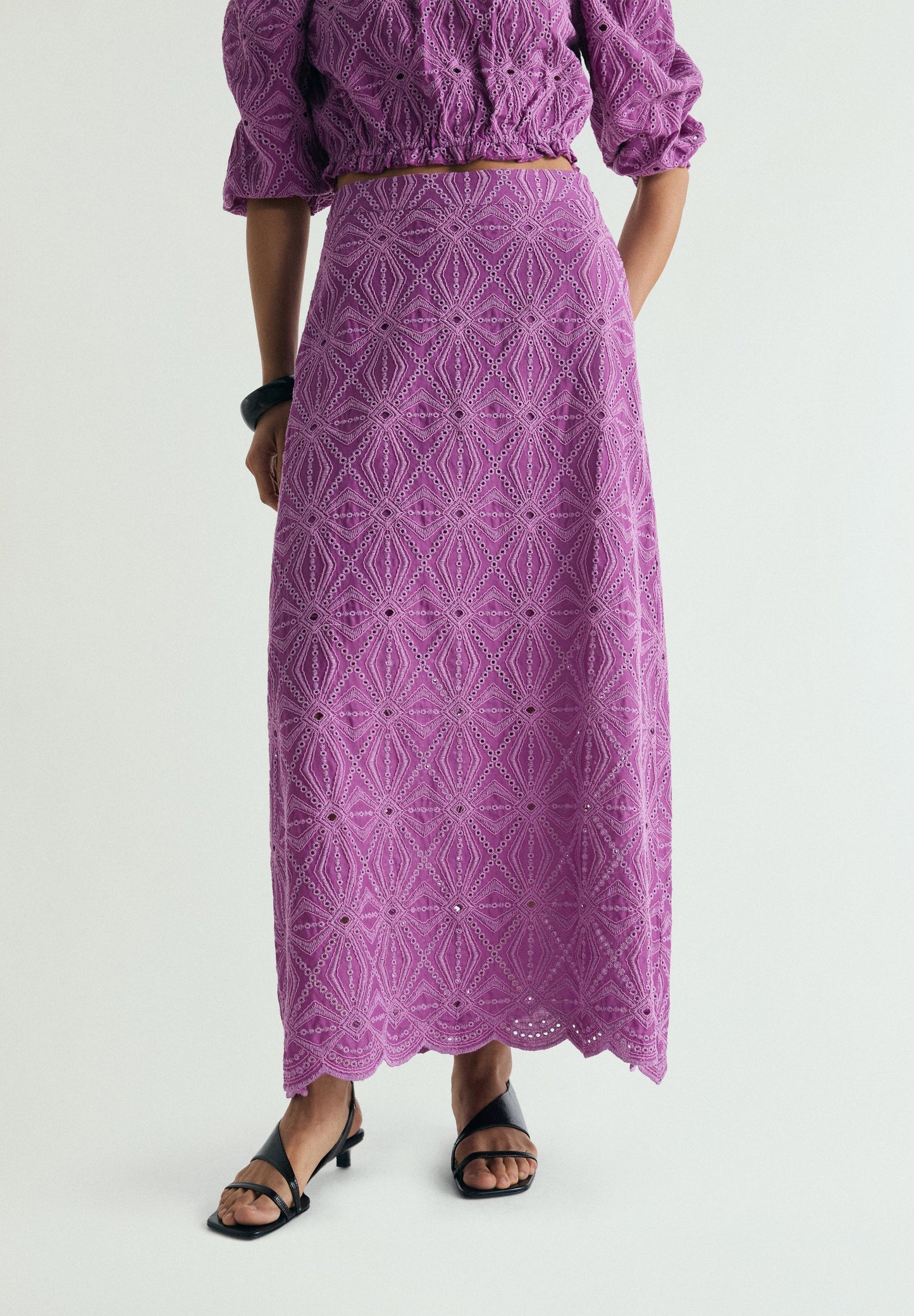 FALDA MIDI CALADA