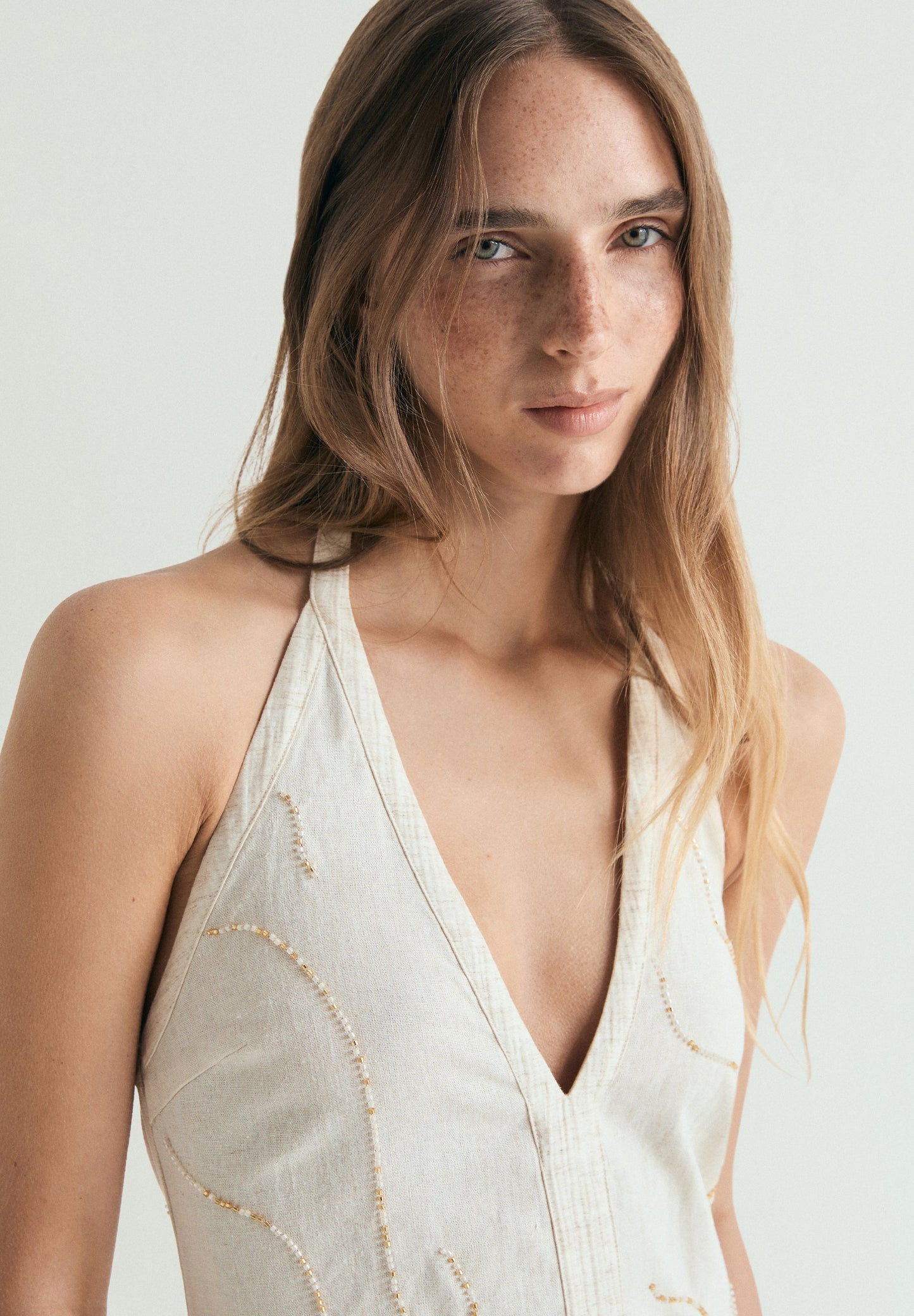 VESTIDO HALTER ABALORIOS