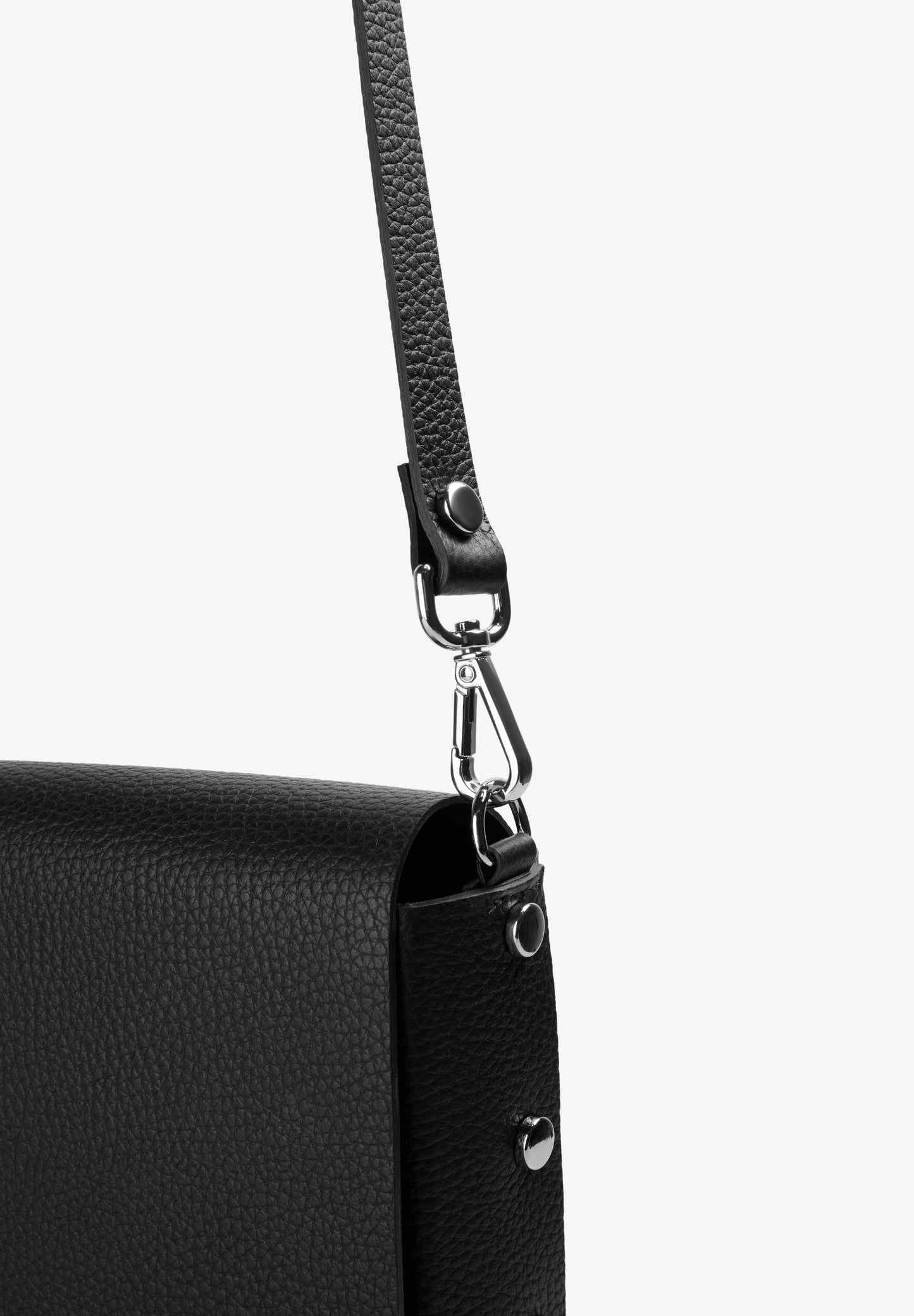 BOLSO DE PIEL CON APLIQUES