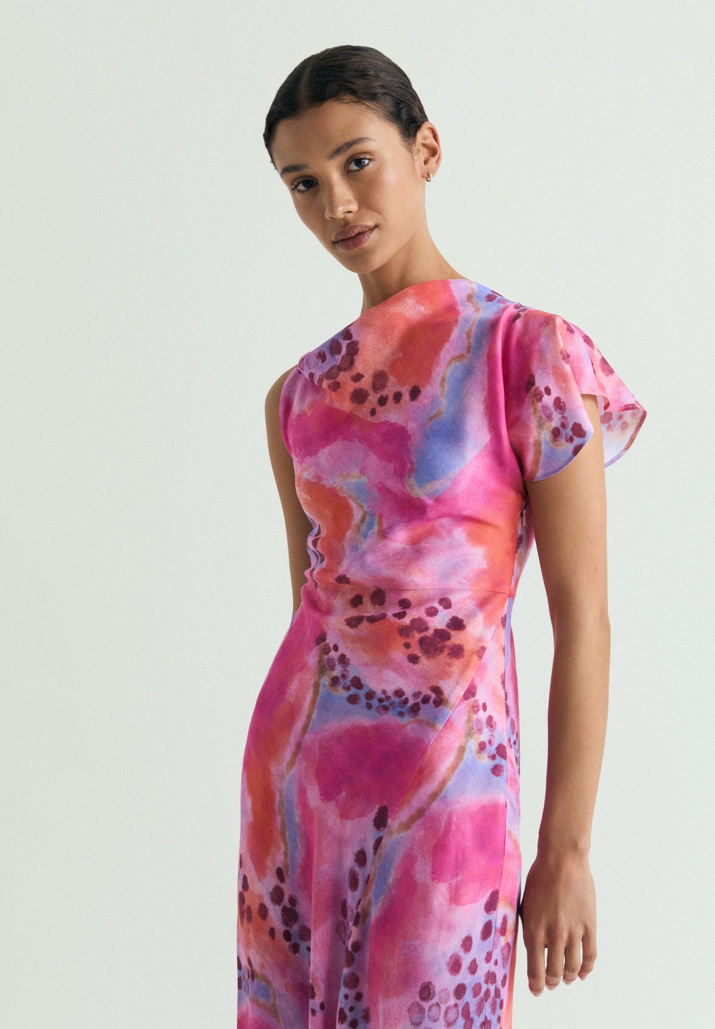 VESTIDO ASIMÉTRICO SATINADO