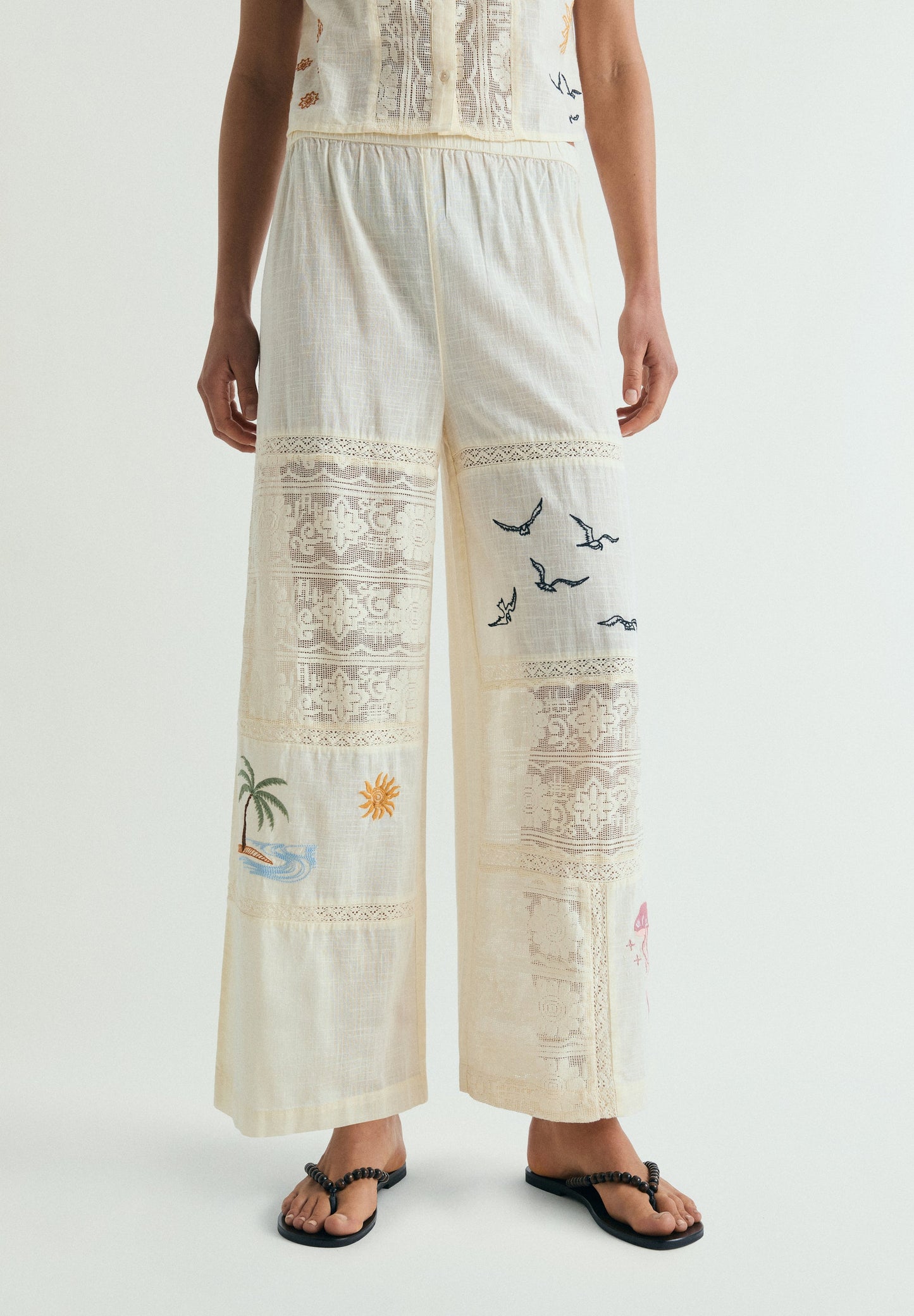 PANTALÓN BORDADOS CON ENCAJE