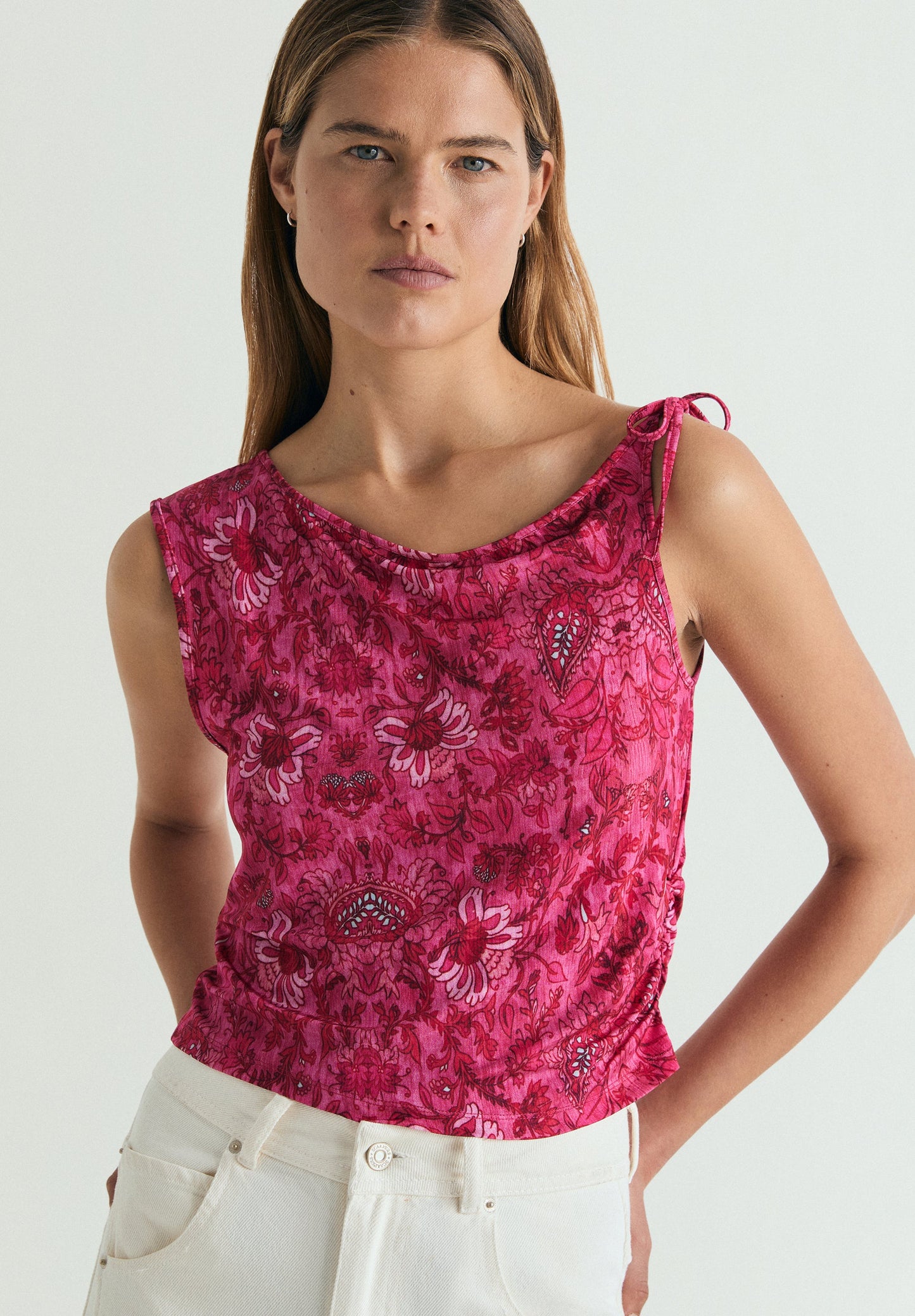 TOP ASIMÉTRICO ESTAMPADO