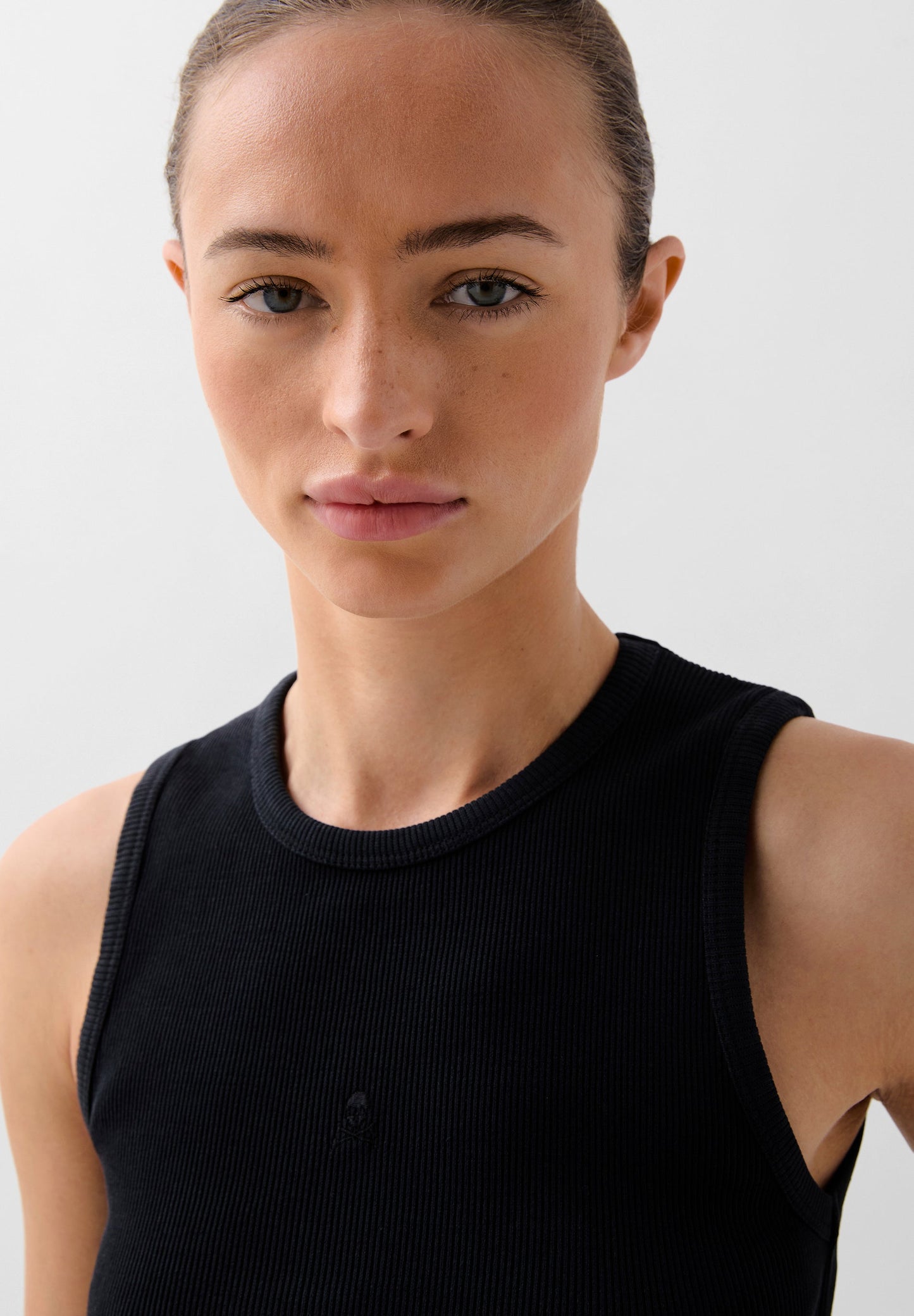 TANK TOP FRUNCES LATERALES