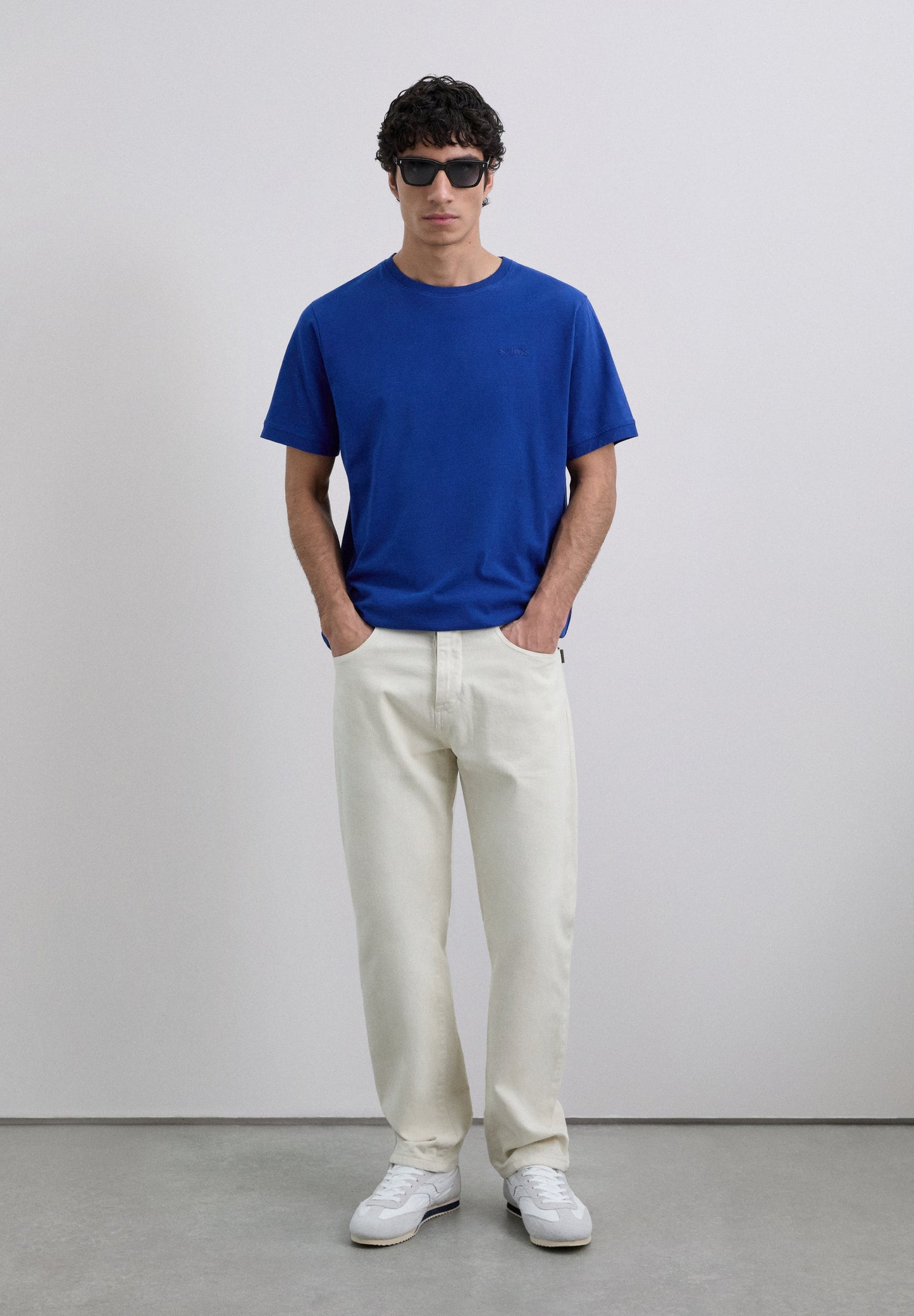 POLERA BORDADA EFECTO LAVADO