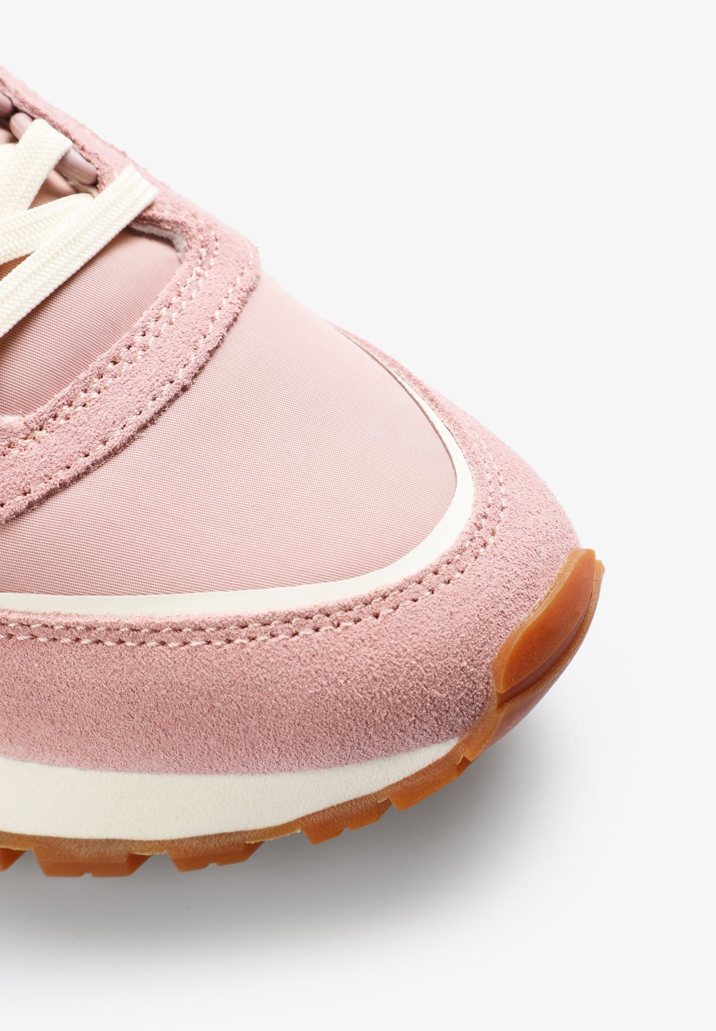 SNEAKERS CALAVERA SUELA PRONUNCIADA