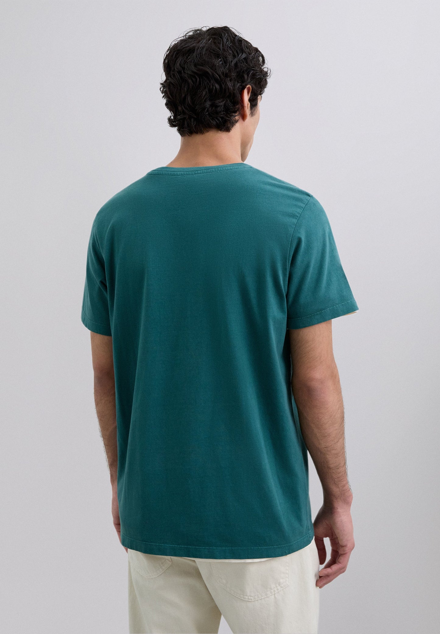 POLERA CALAVERA BORDADA TONO