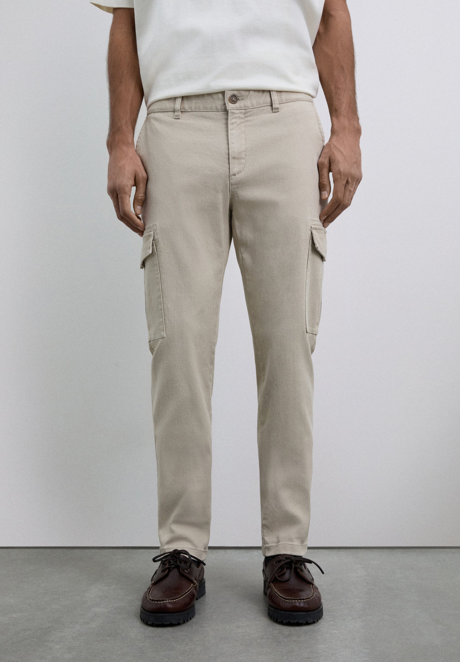 PANTALÓN CARGO CROPPED FIT