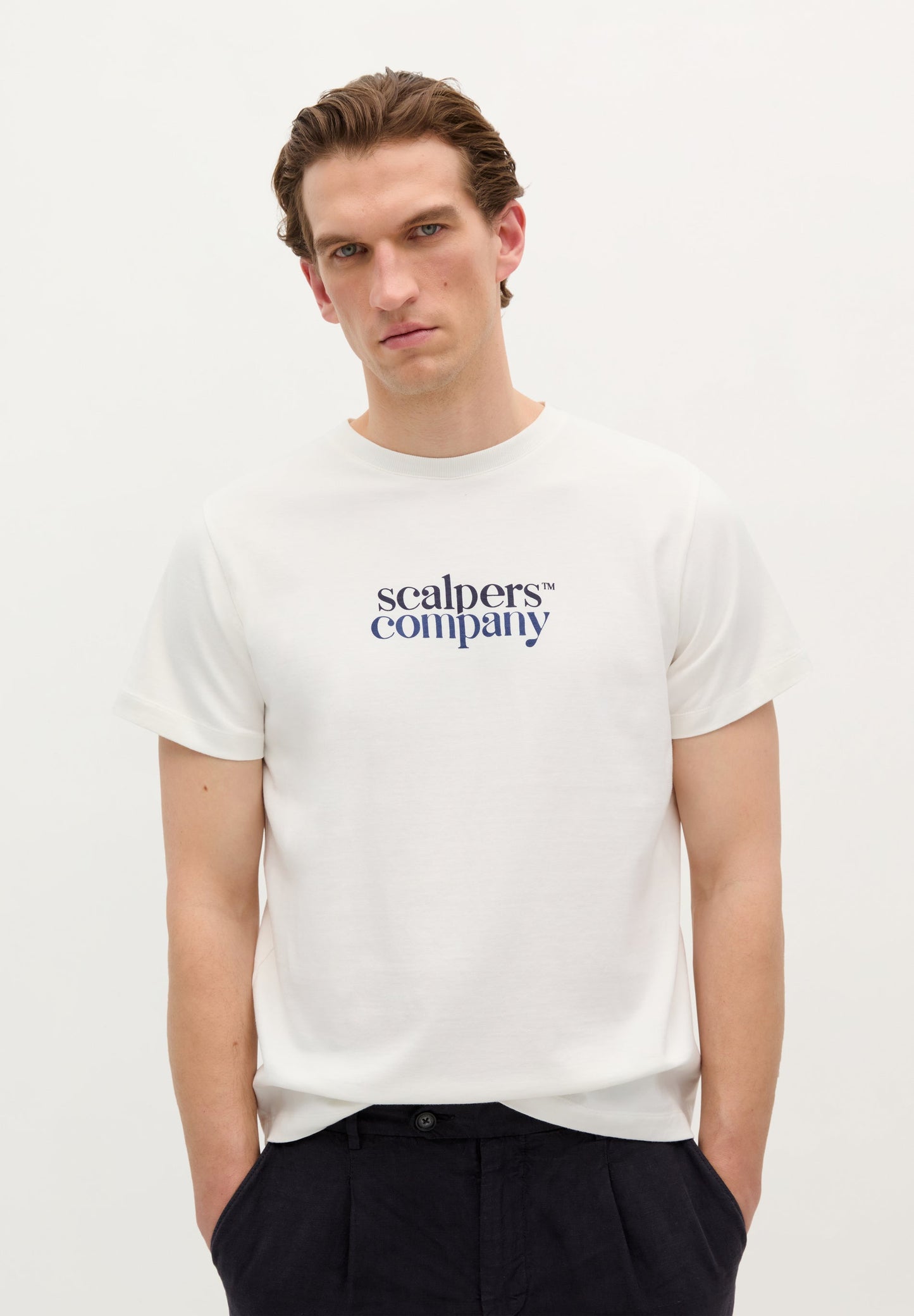 CAMISETA LOGO CONTRASTE