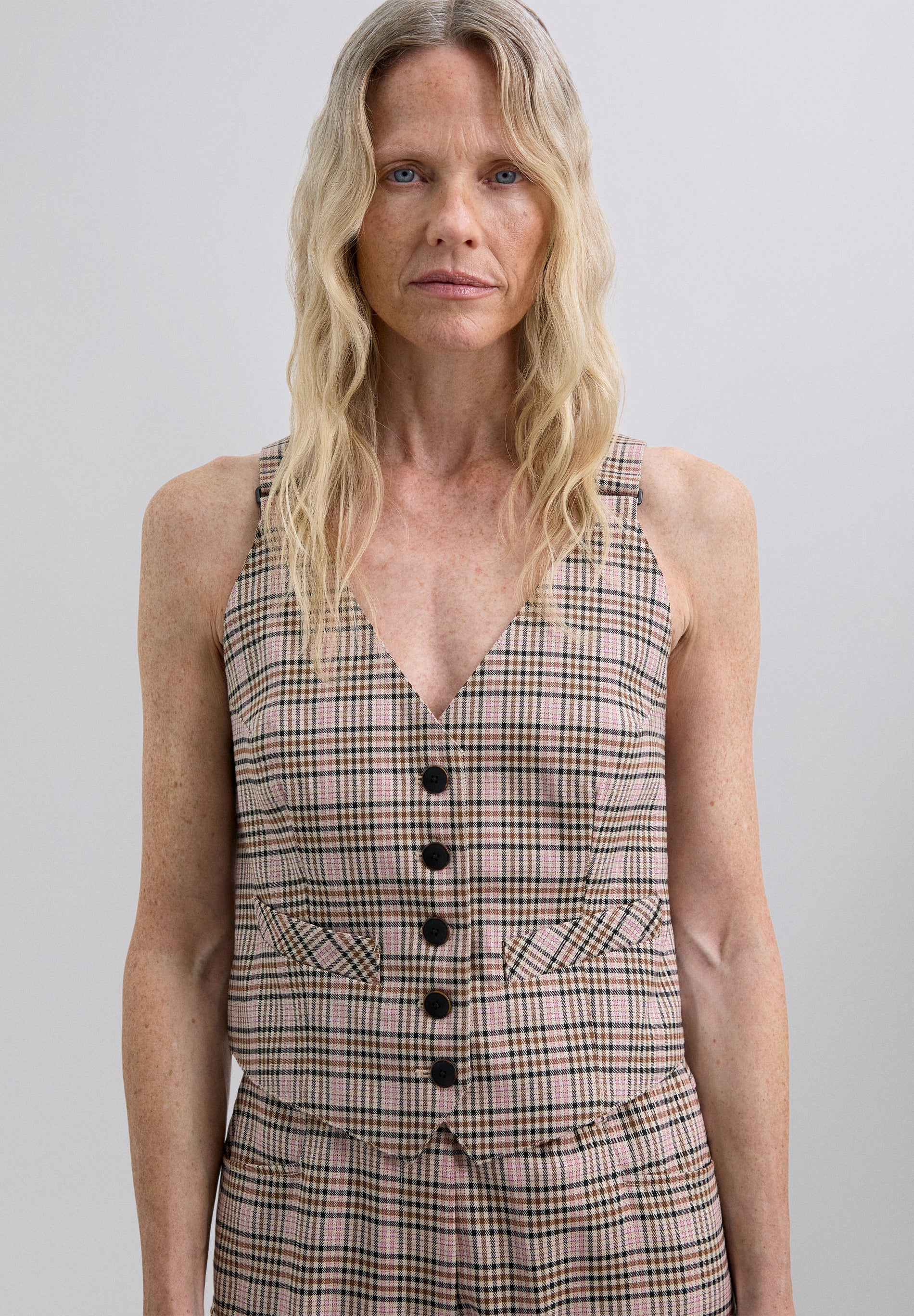 CHALECO CUADROS TIRANTES