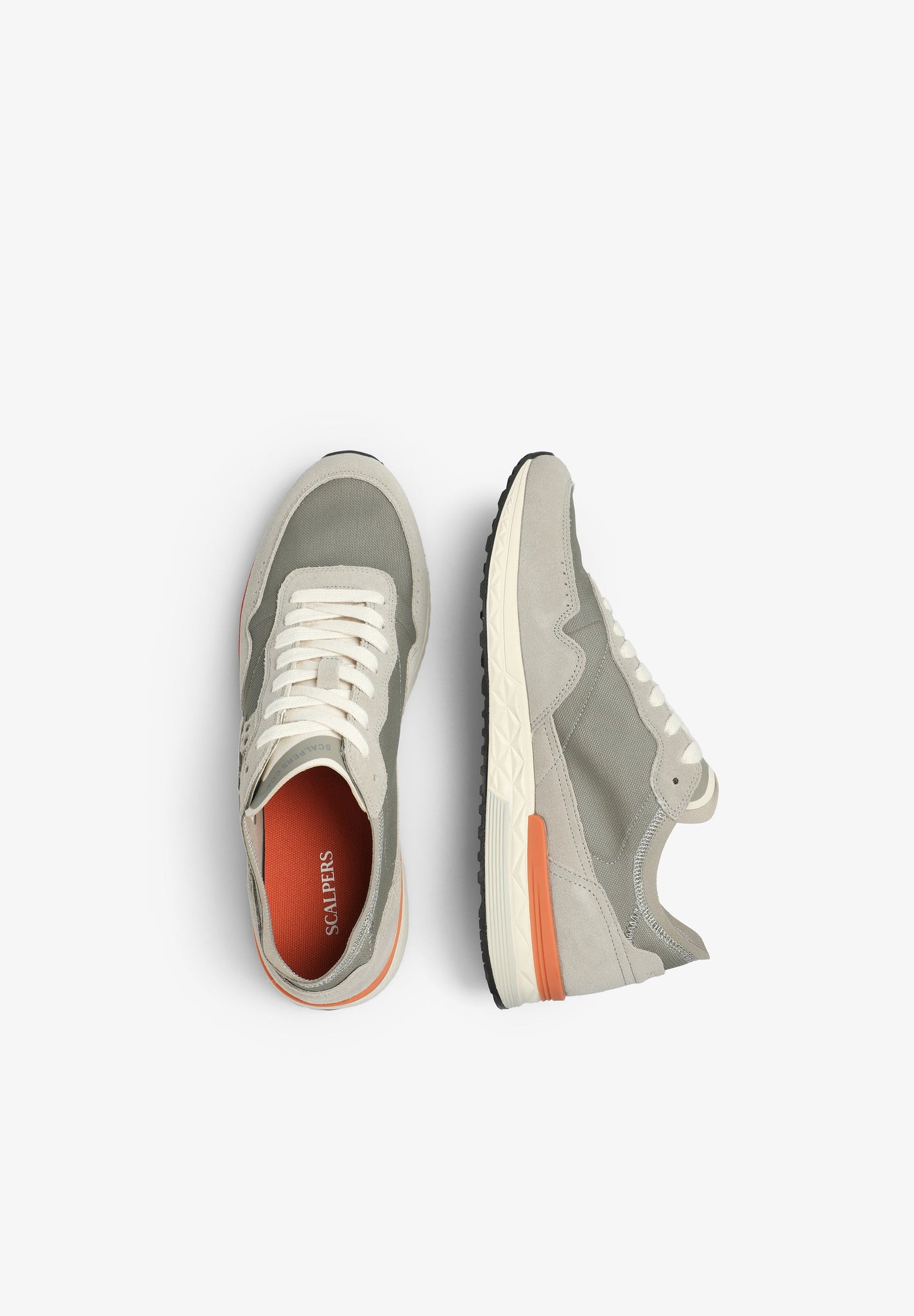 SNEAKERS CALAVERA DETALLE CONTRASTE