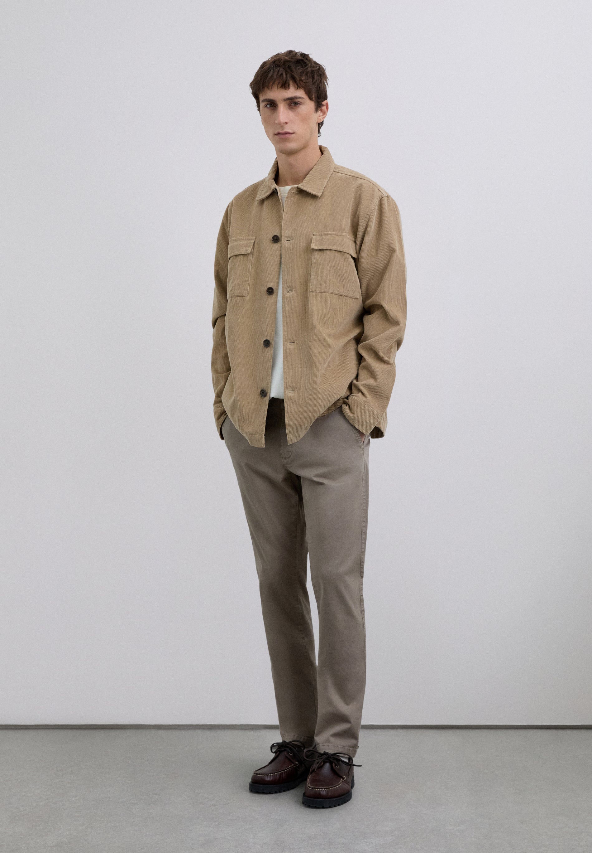 PANTALÓN CHINO CASUAL