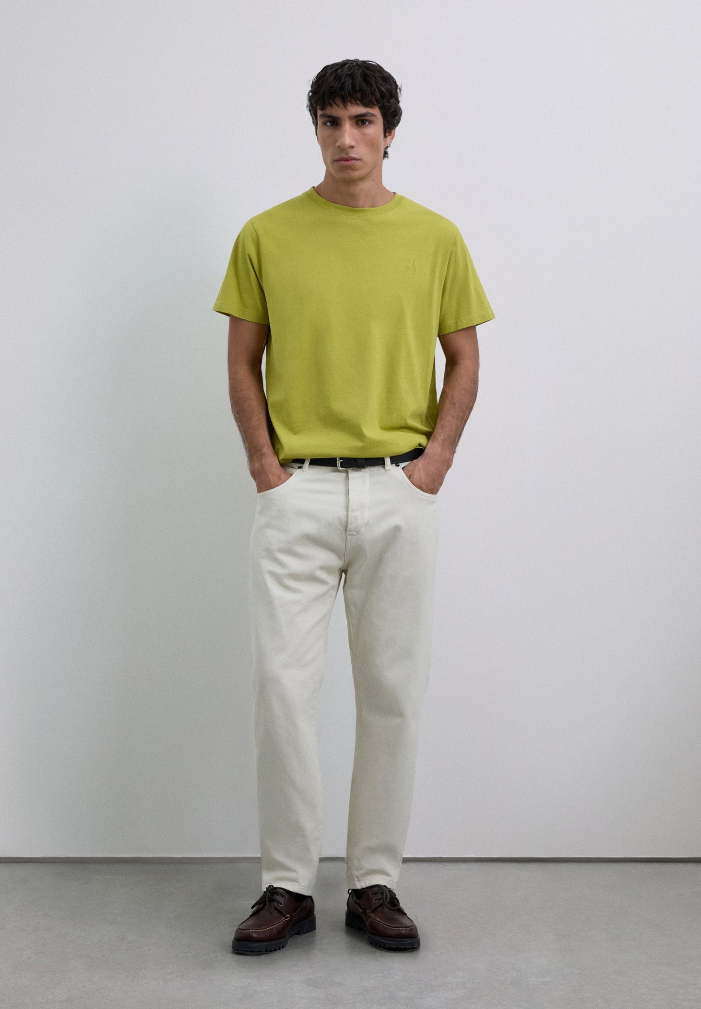 POLERA CALAVERA BORDADA