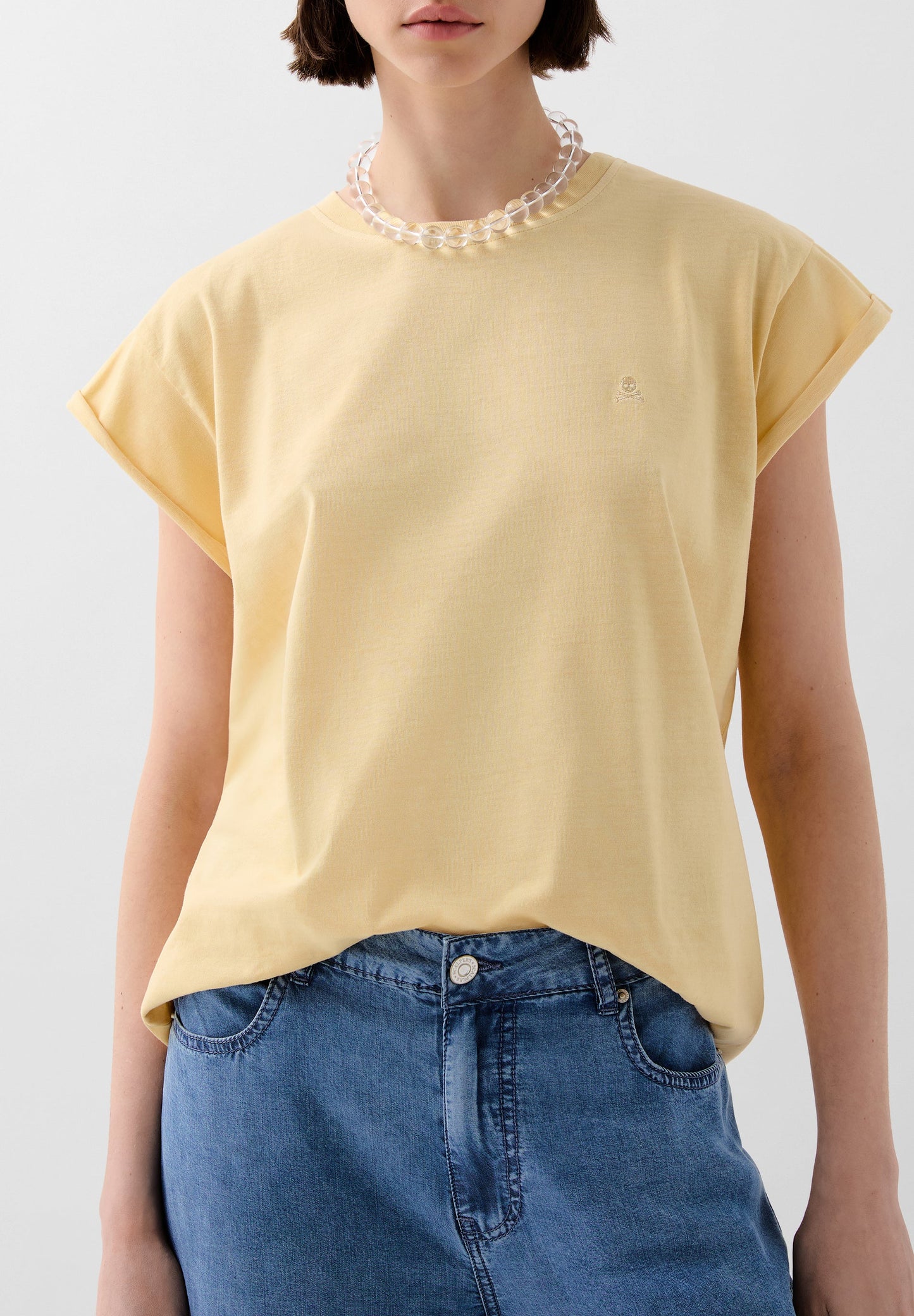 POLERA CALAVERA BORDADA TONO