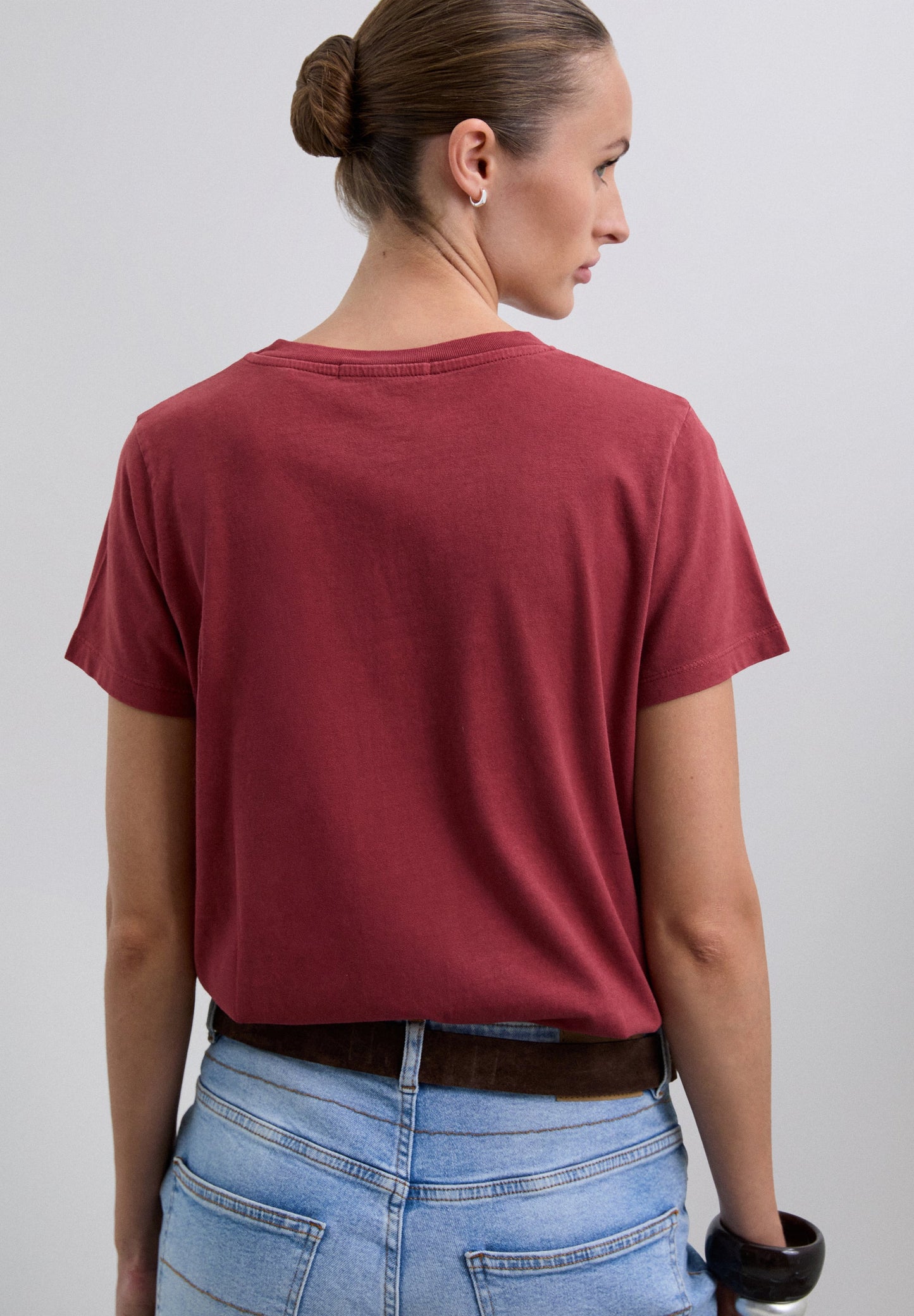 POLERA BÁSICA CALAVERA