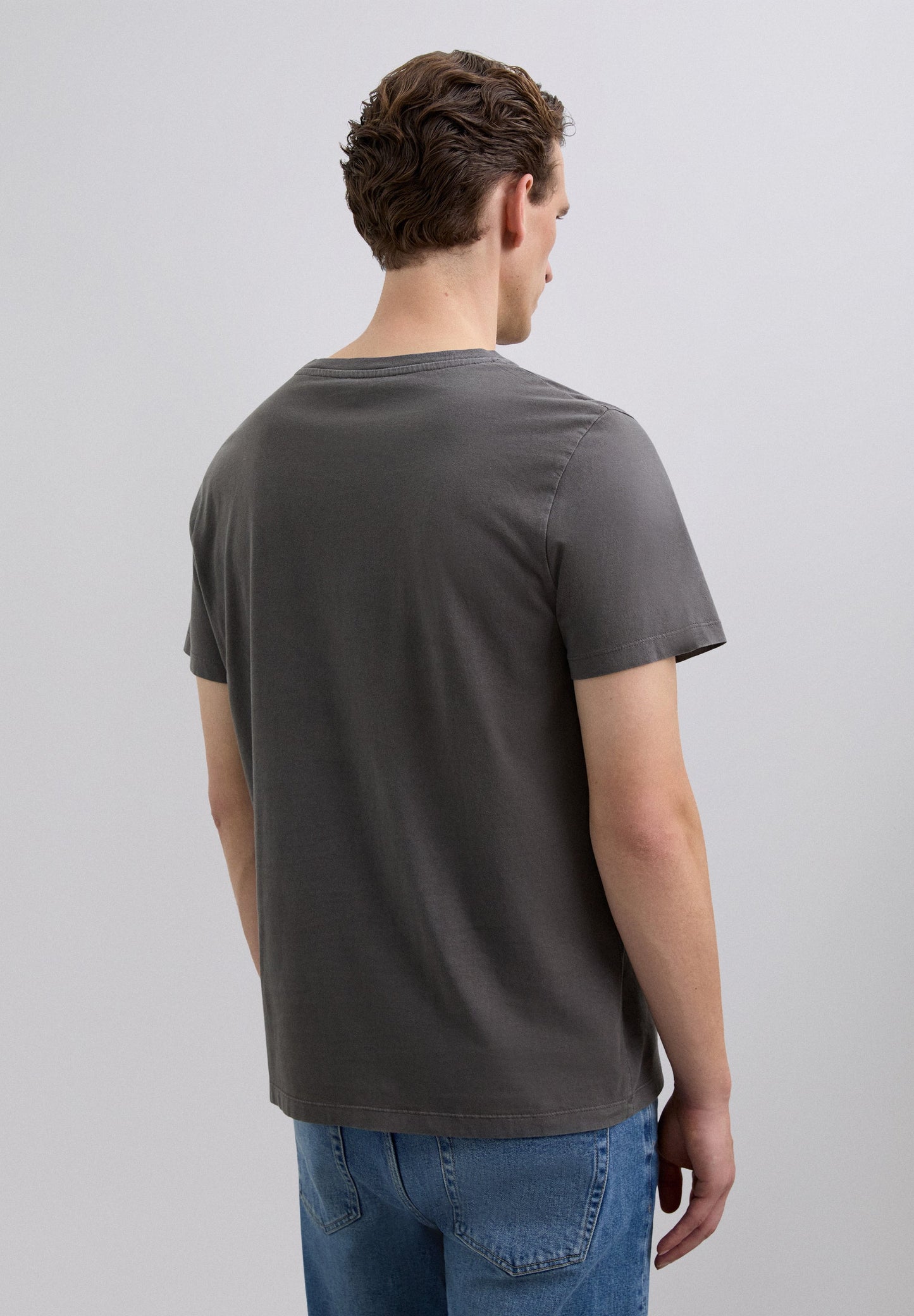 POLERA CALAVERA BORDADA TONO