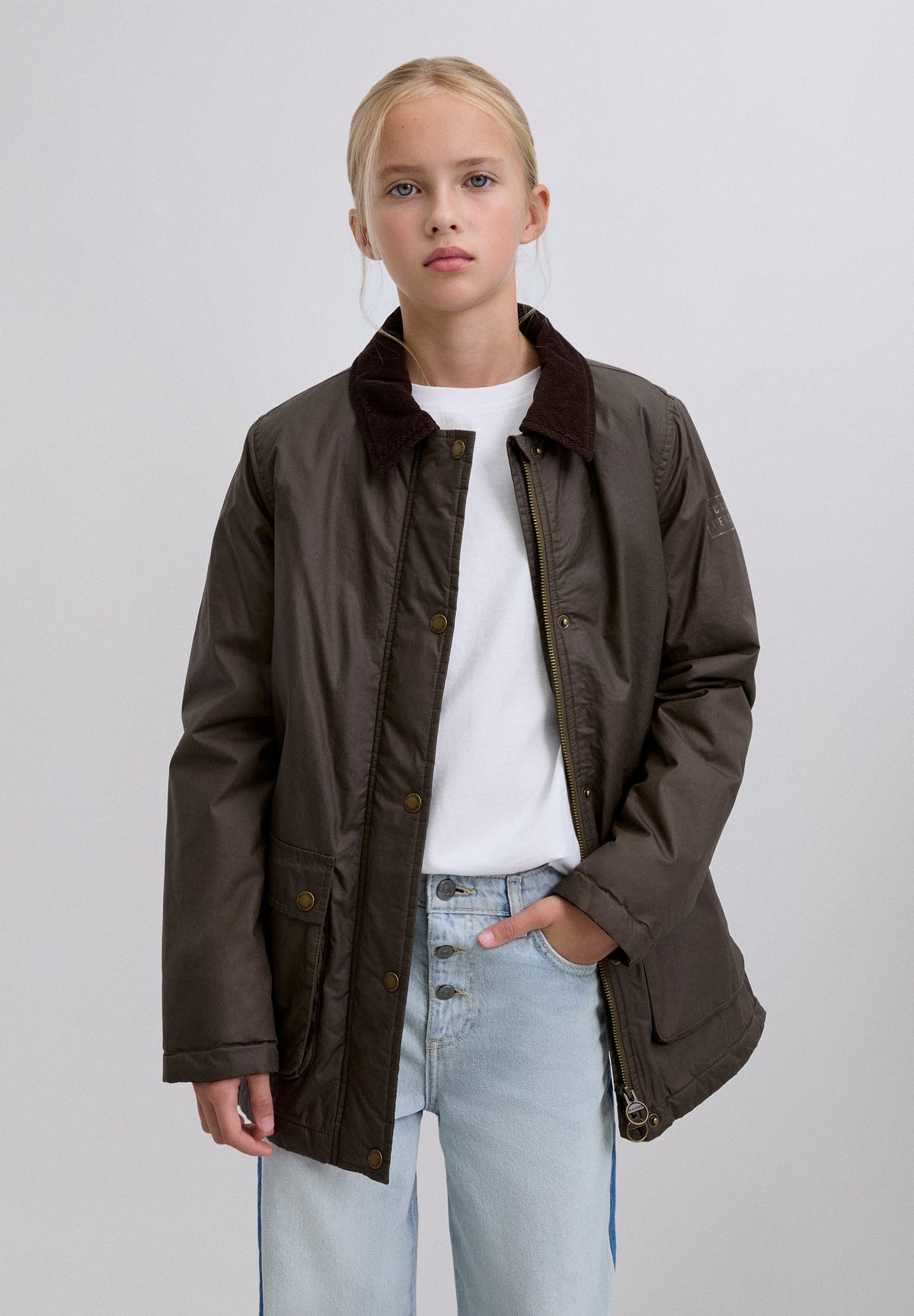 CHAQUETA CUELLO CONTRASTE