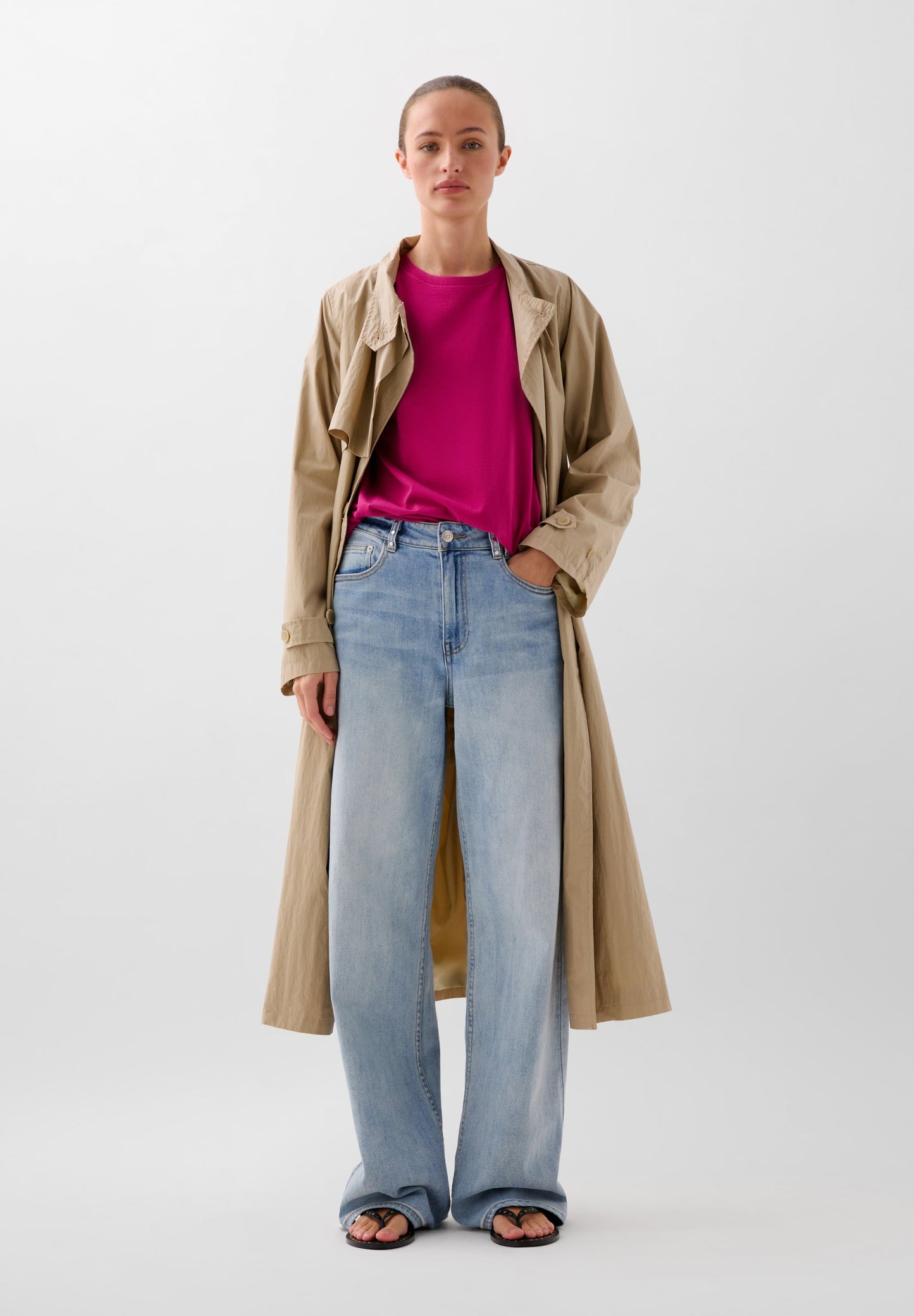 POLERA CALAVERA BORDADA TONO