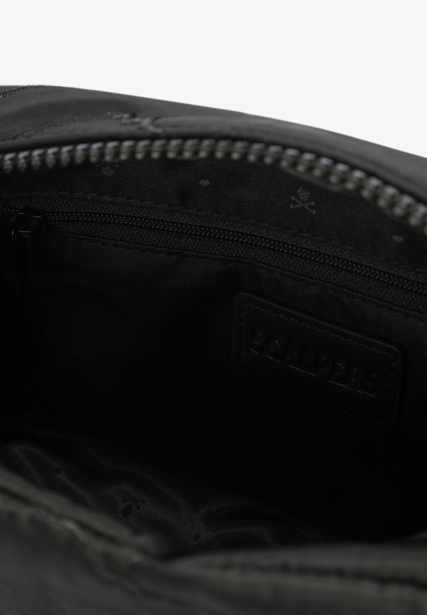 BOLSO BANDOLERA RELIEVE COSTURAS