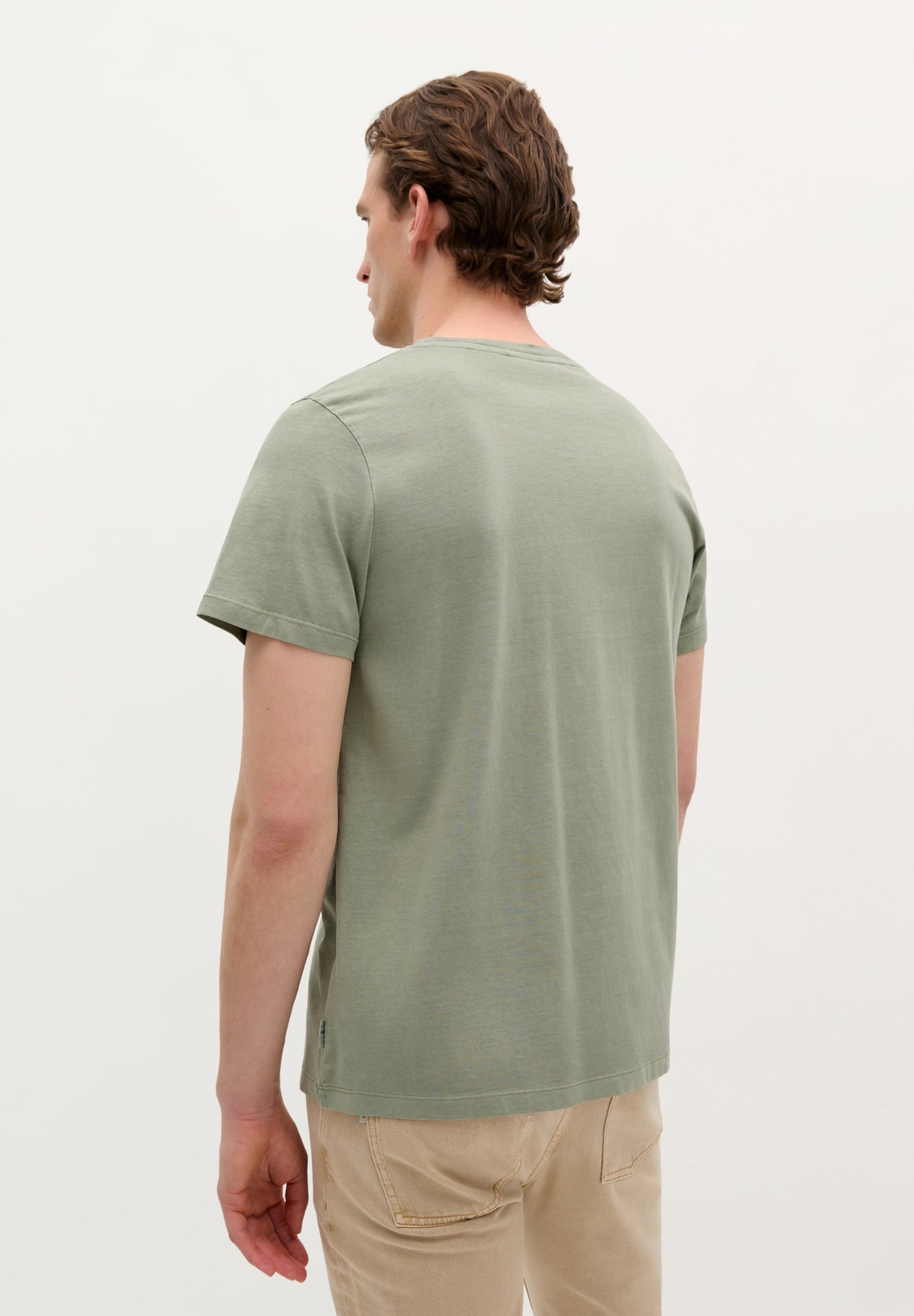 POLERA CALAVERA BORDADA TONO