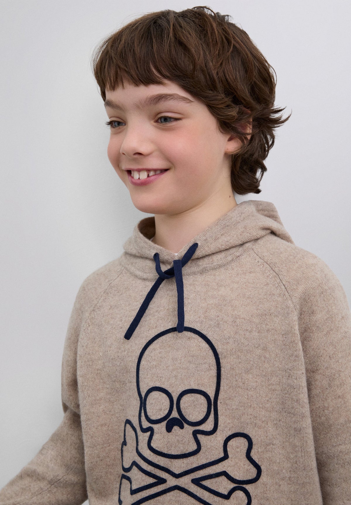 CHALECO CALAVERA CON CAPUCHA