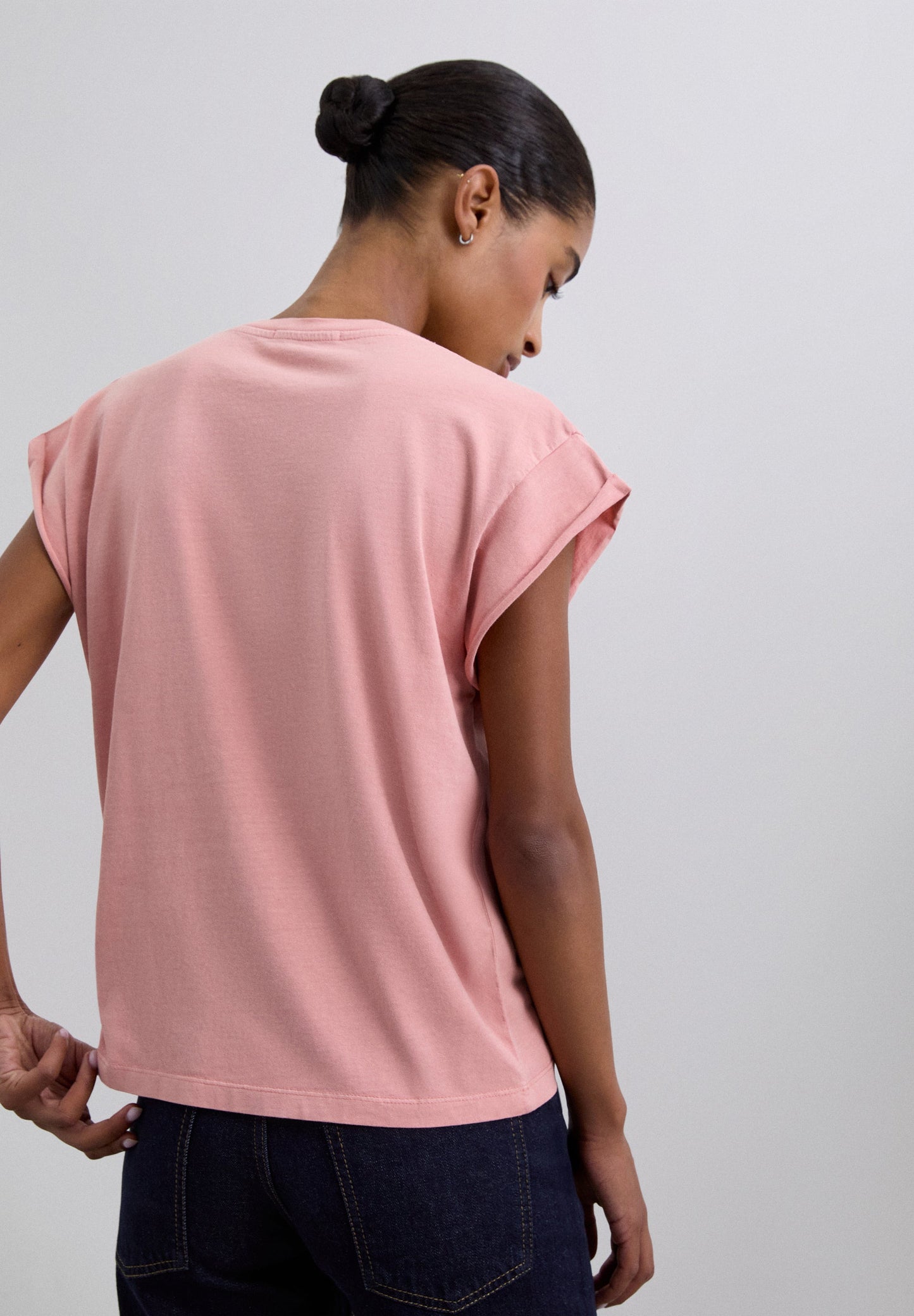 POLERA BÁSICA CALAVERA