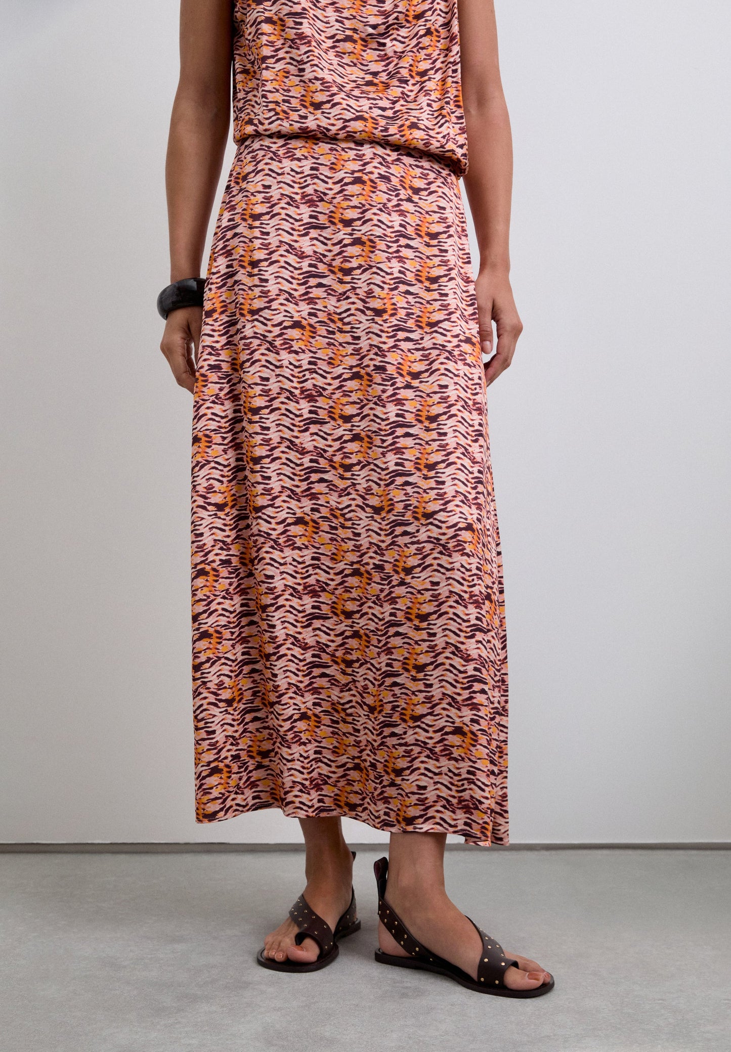 FALDA MIDI FLUIDA ESTAMPADA