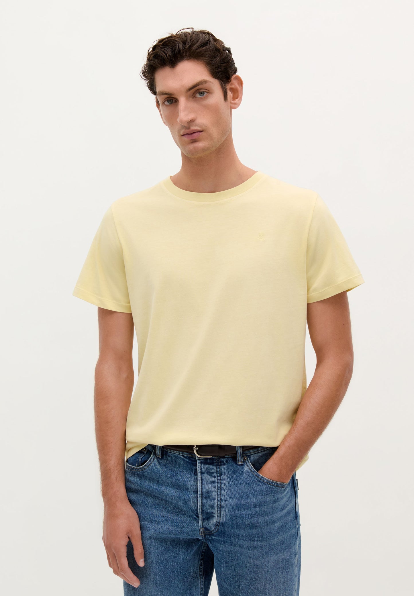 POLERA CALAVERA BORDADA TONO