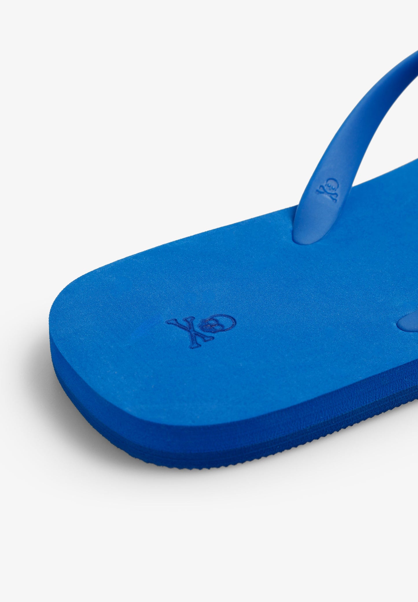 CHANCLA BÁSICA CALAVERA