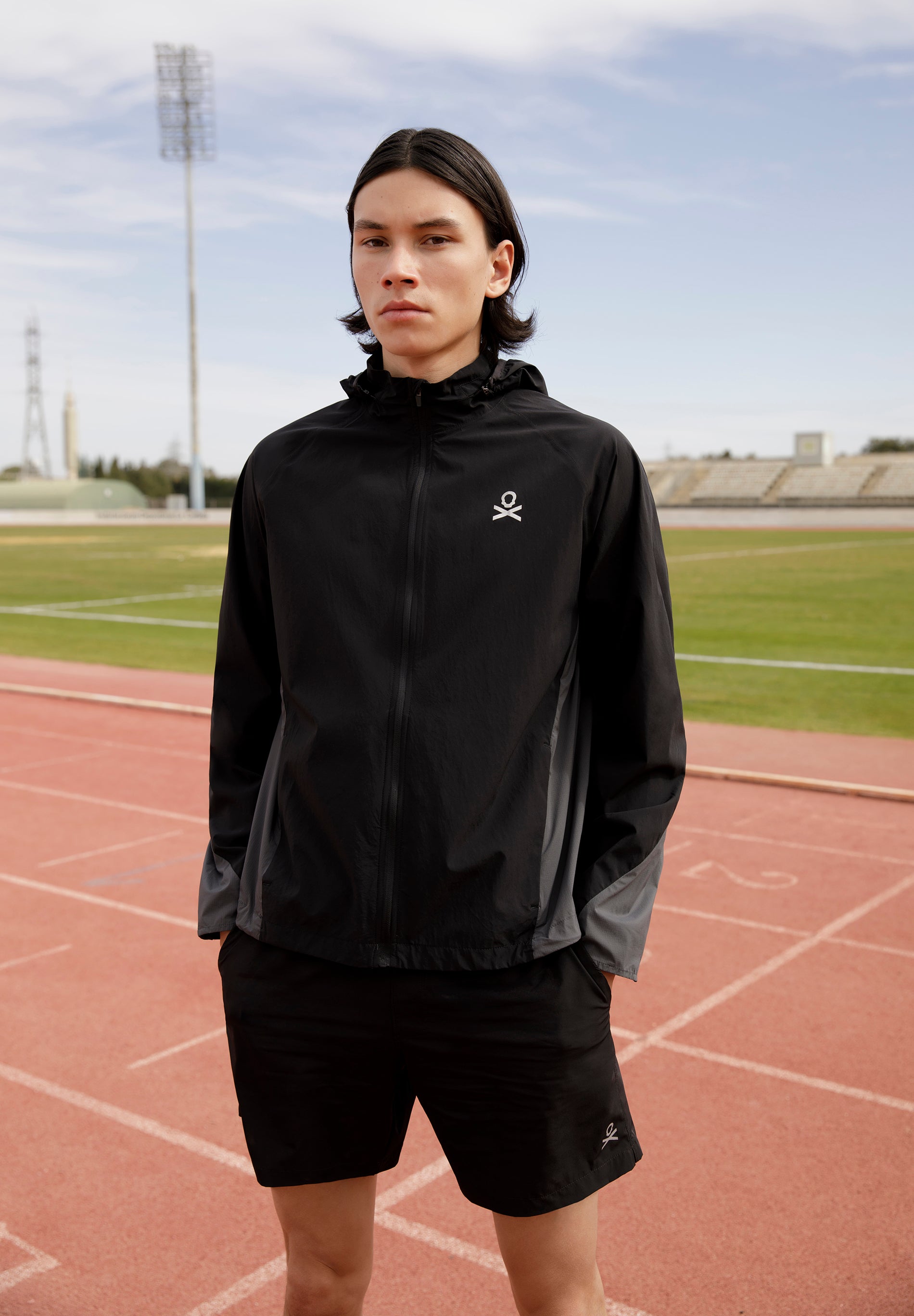 CHAQUETA CORTAVIENTOS DEPORTIVA ADN