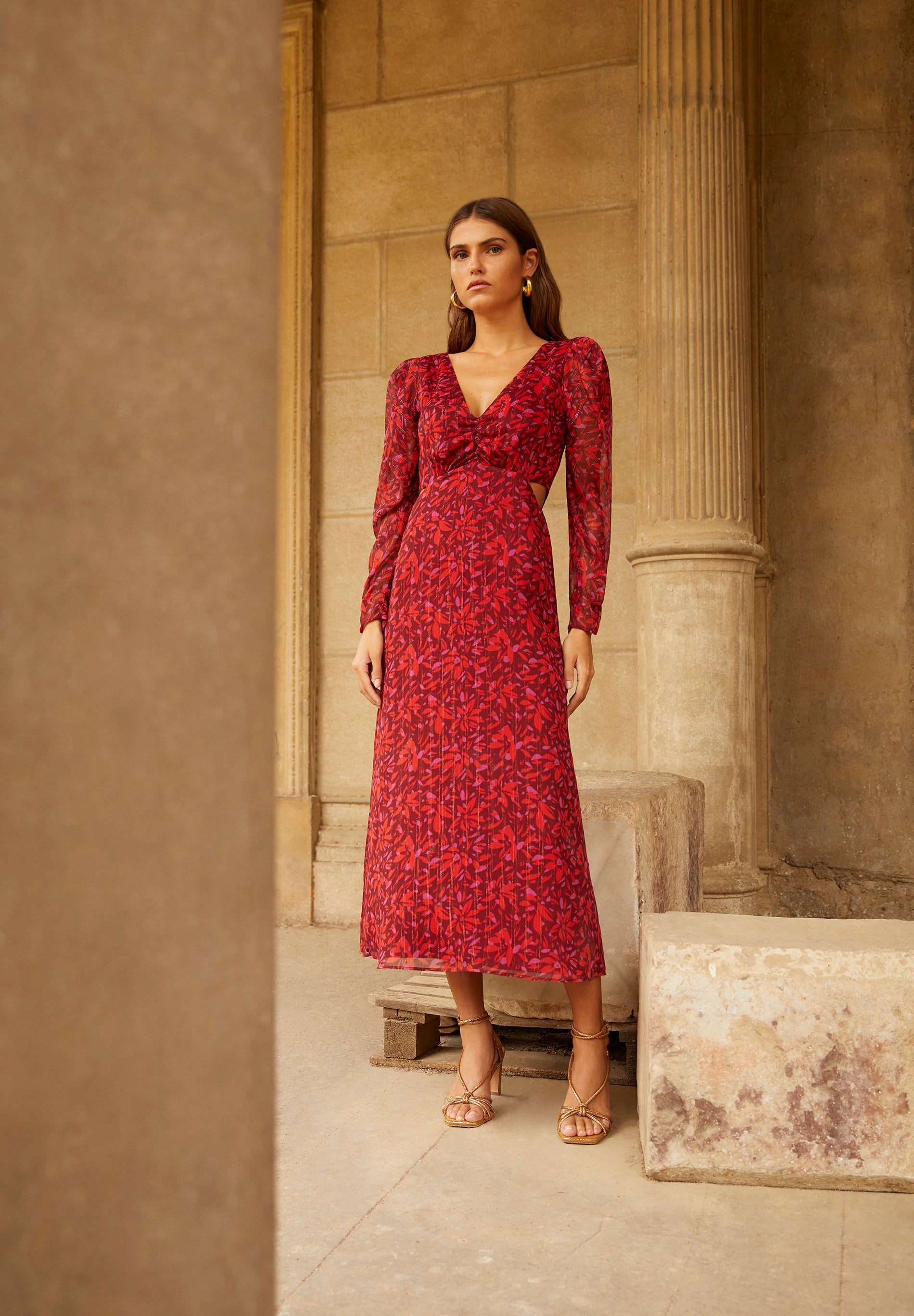 VESTIDO MIDI CUT OUT