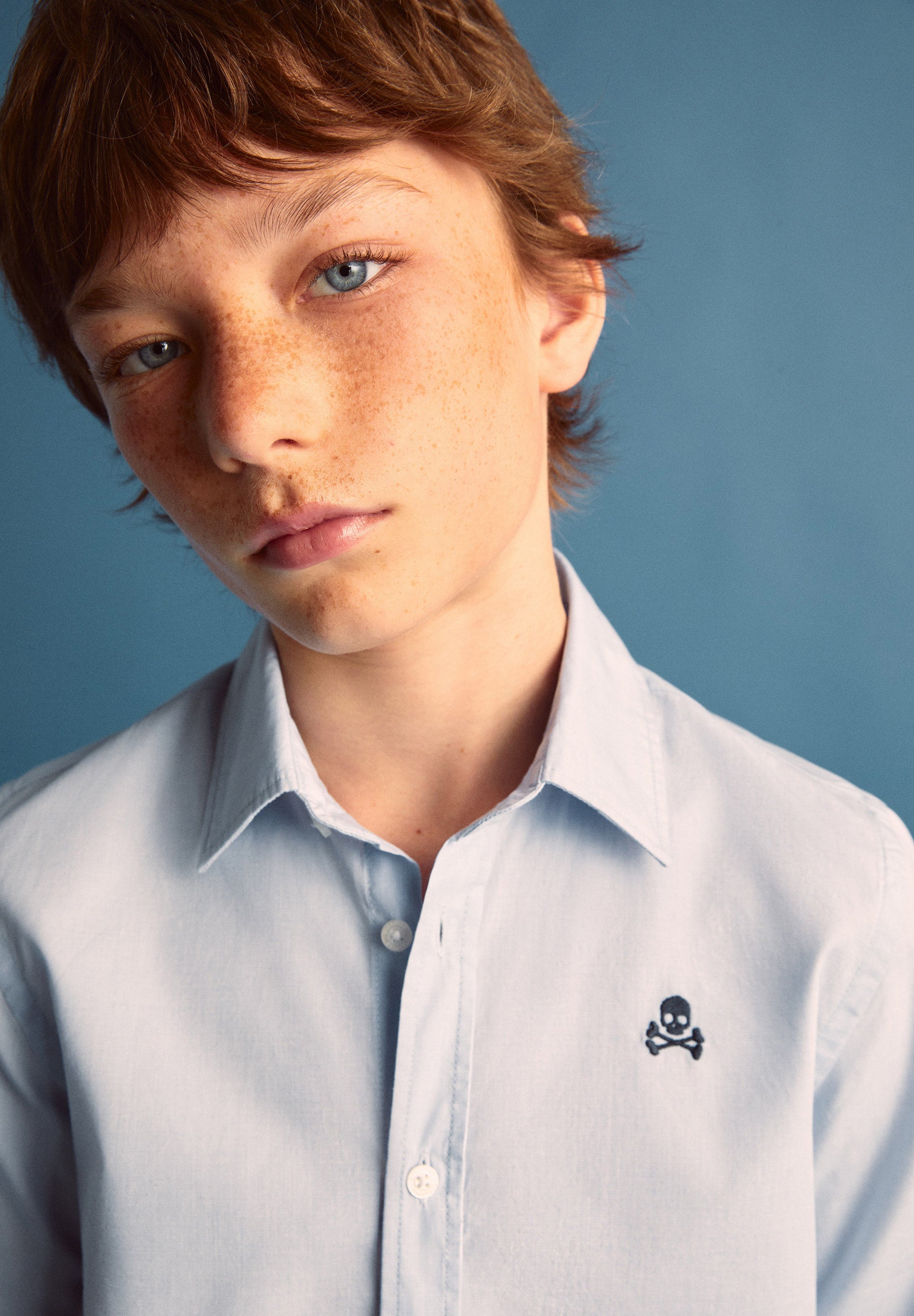 CAMISA CALAVERA CONTRASTE