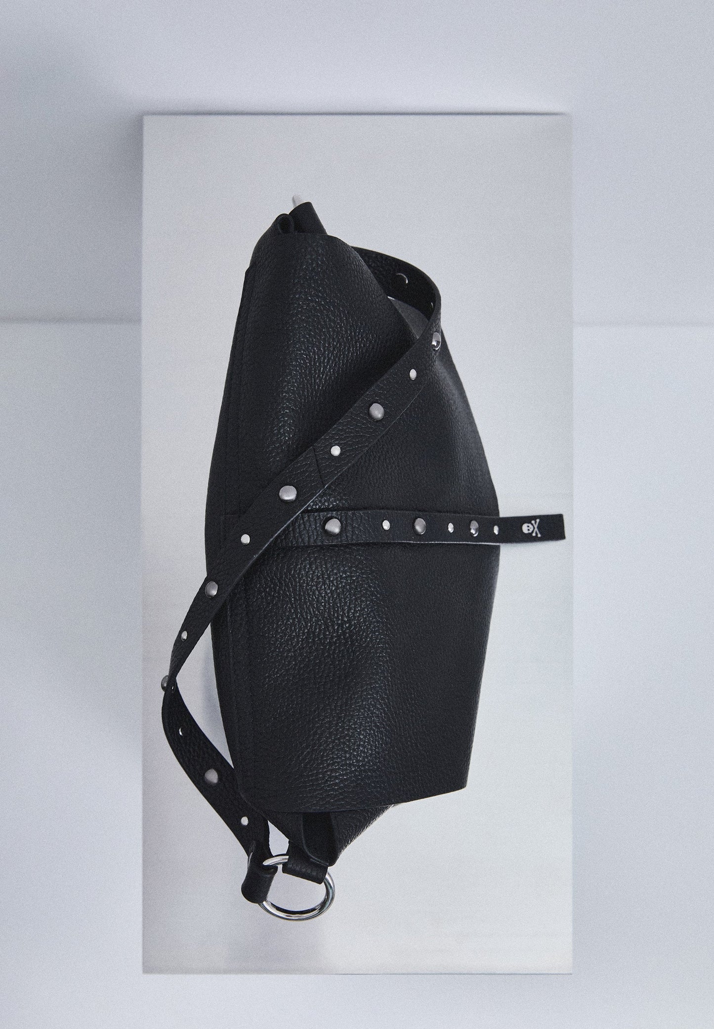 BOLSO PIEL DETALLES STUDS - Scalpers