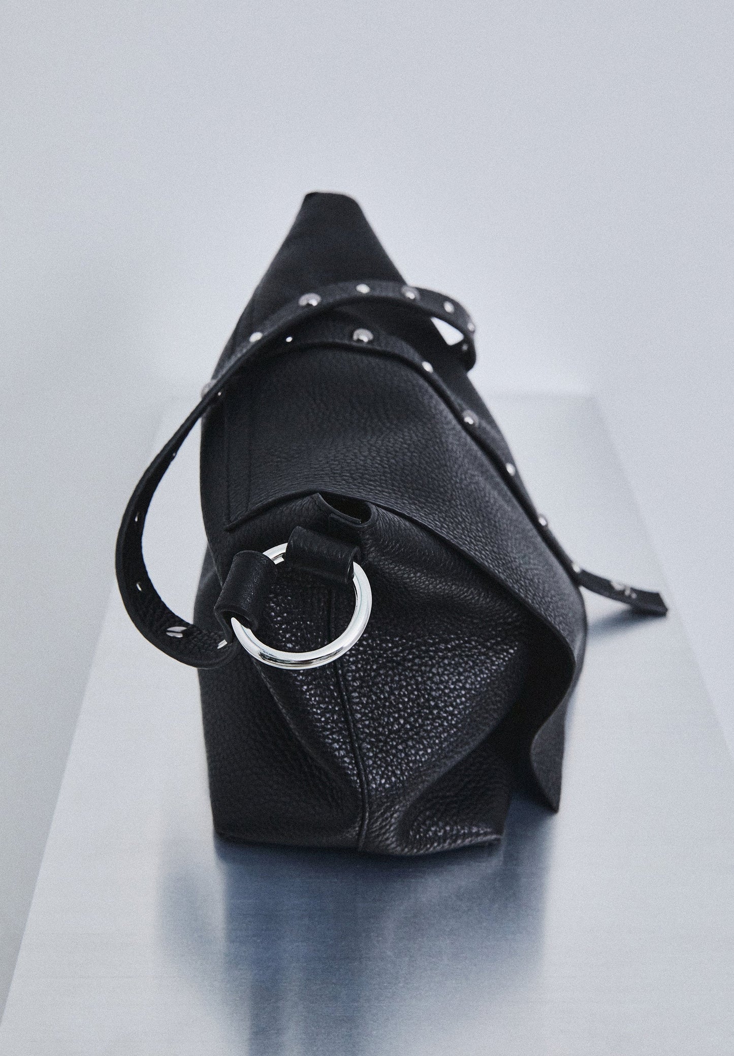 BOLSO PIEL DETALLES STUDS - Scalpers