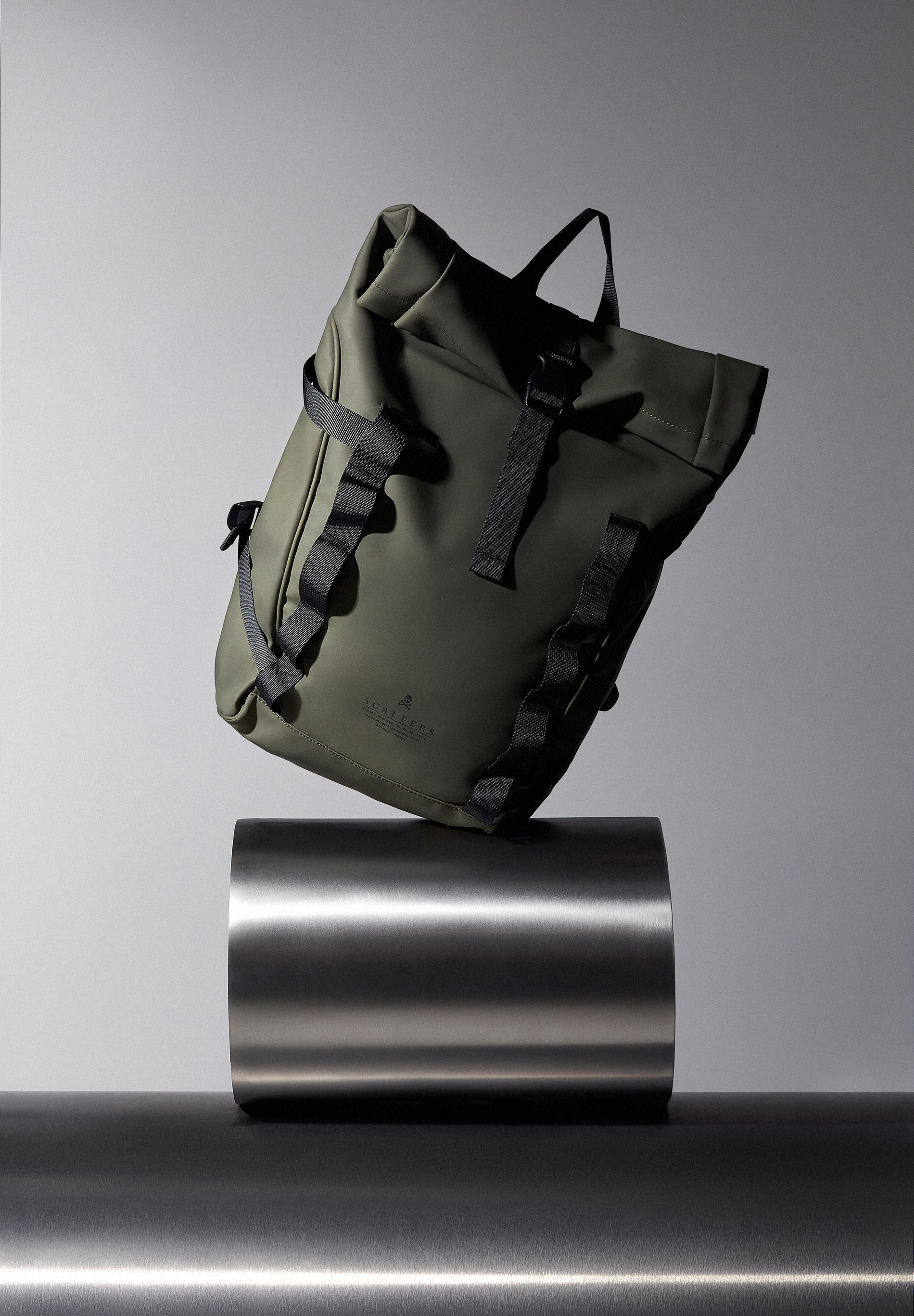 MOCHILA TÉCNICA ENROLLABLE