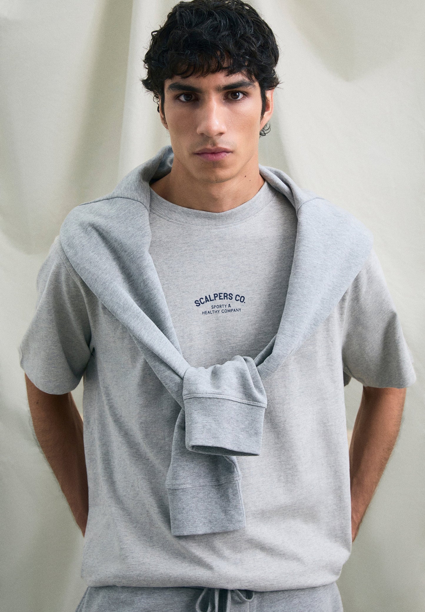 CAMISETA PRINT LOGO CONTRASTE - Scalpers