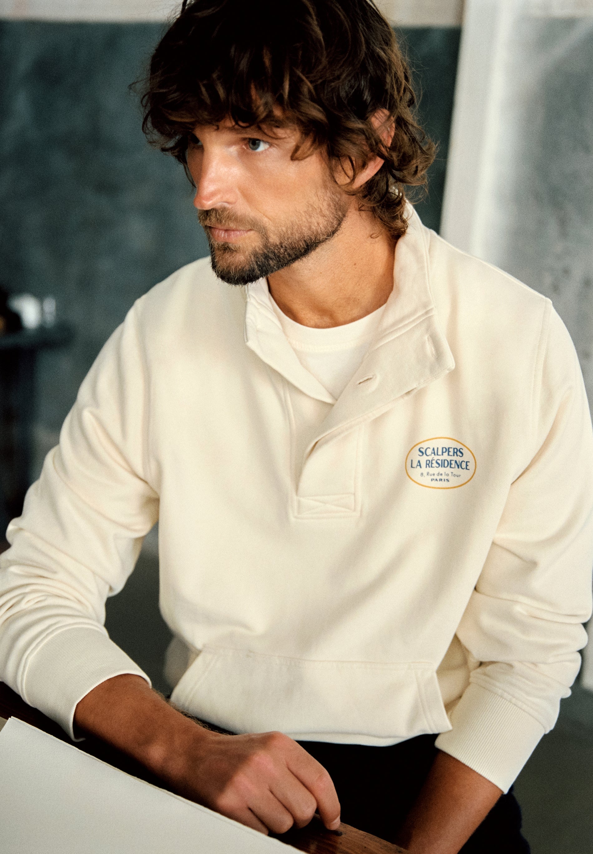 SUDADERA CUELLO ALTO LOGO