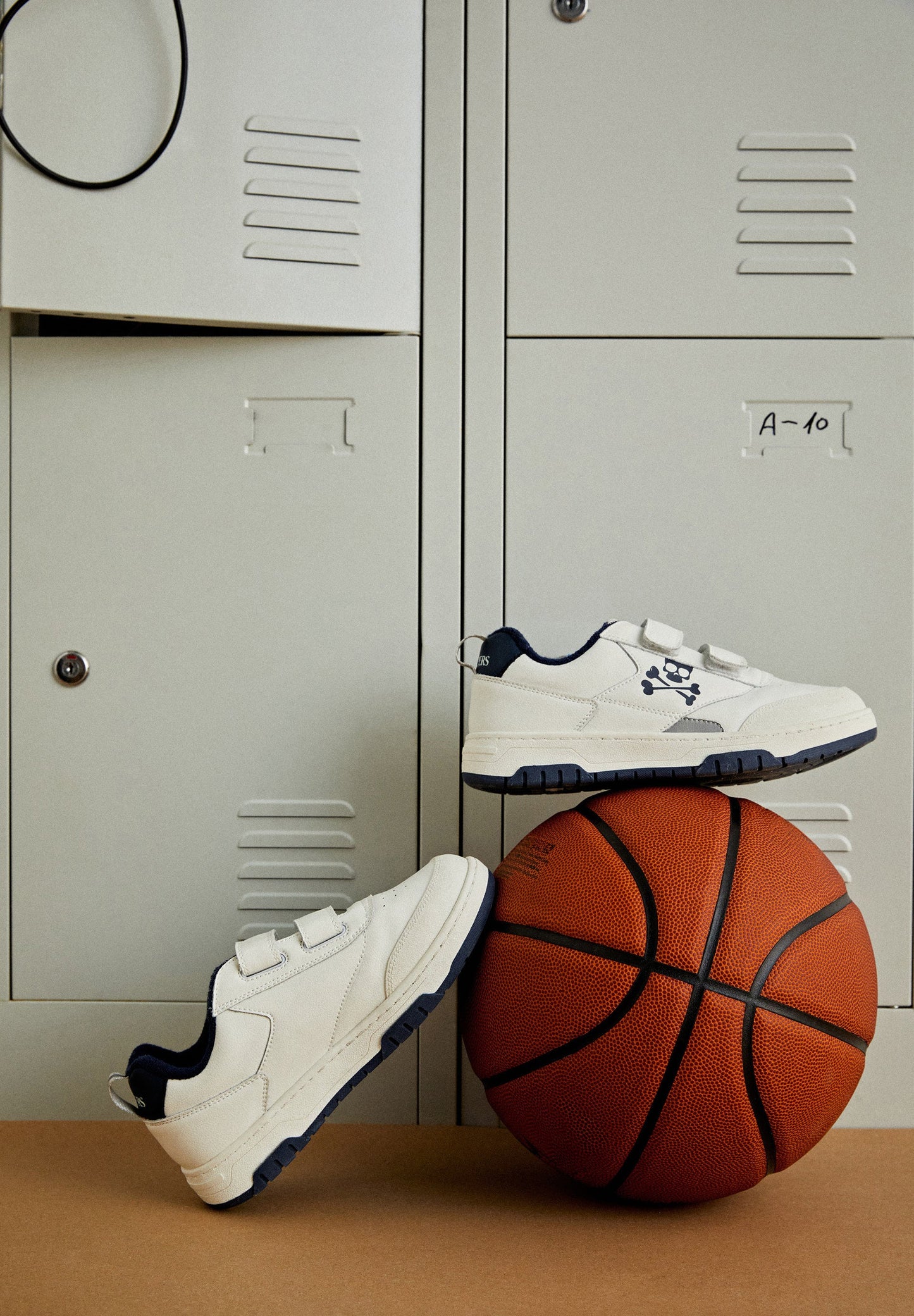 SNEAKERS CALAVERA VELCROS - Scalpers