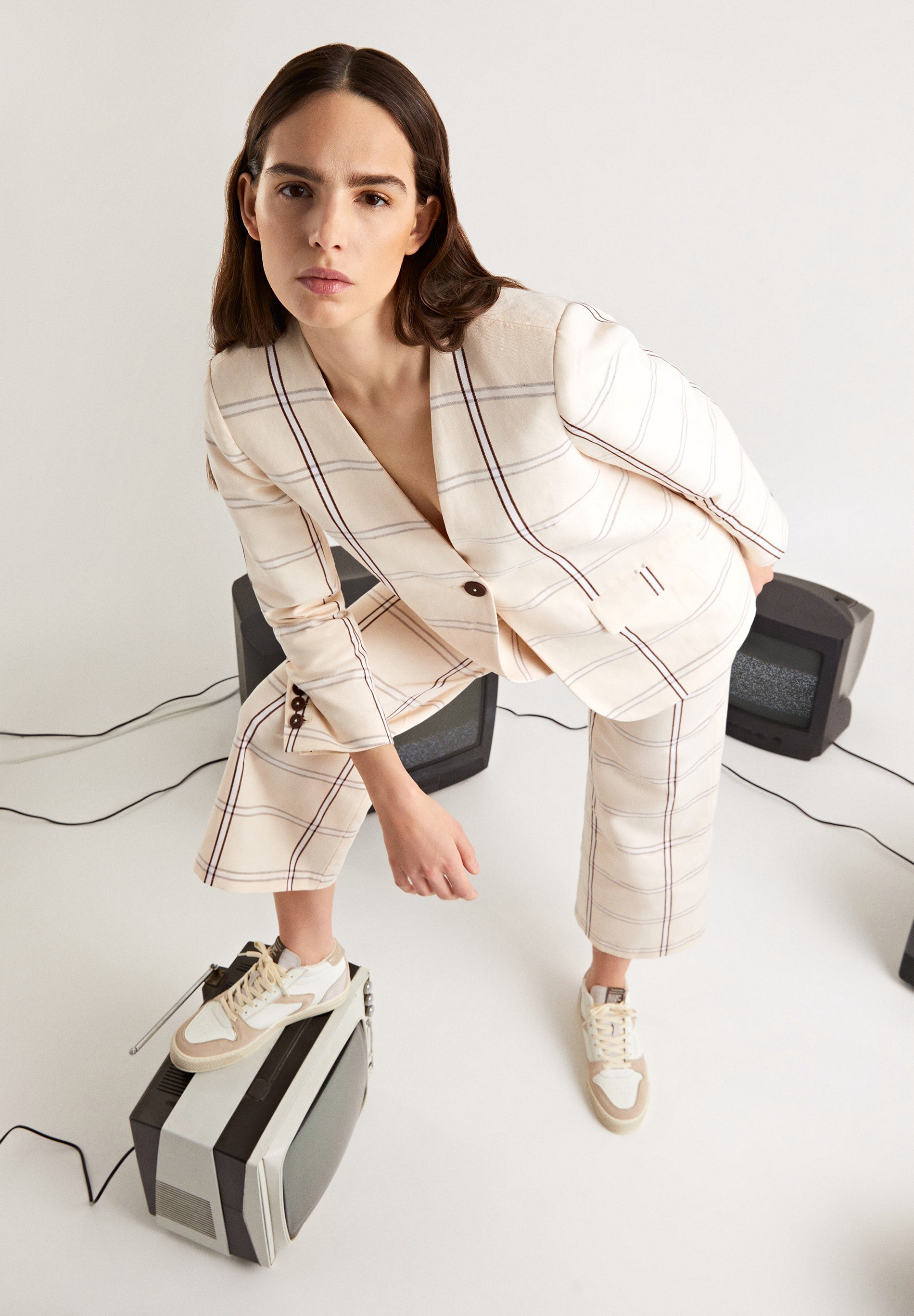 SNEAKERS ALTAS DETALLES SERRAJE