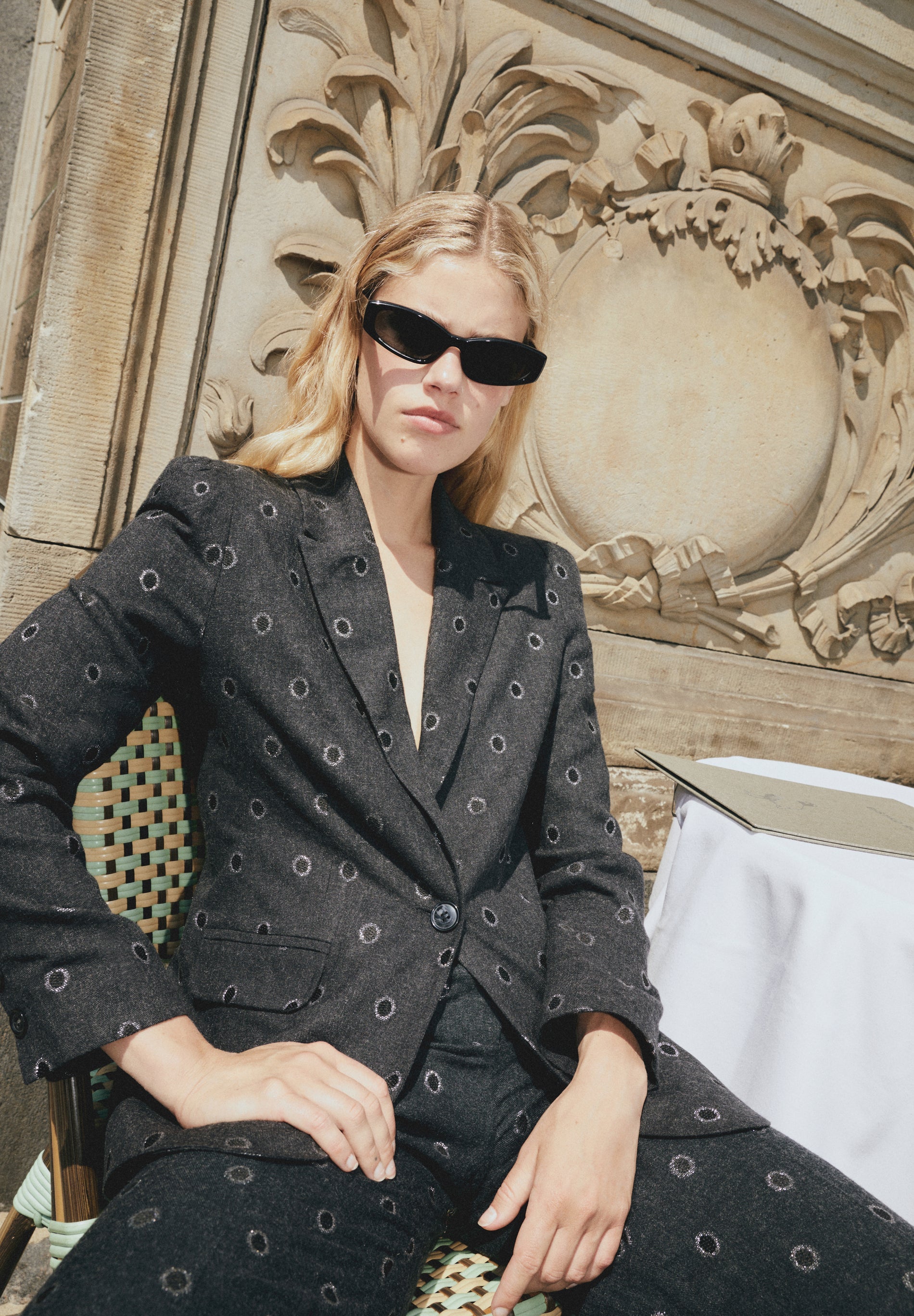 BLAZER DETALLE CÍRCULOS