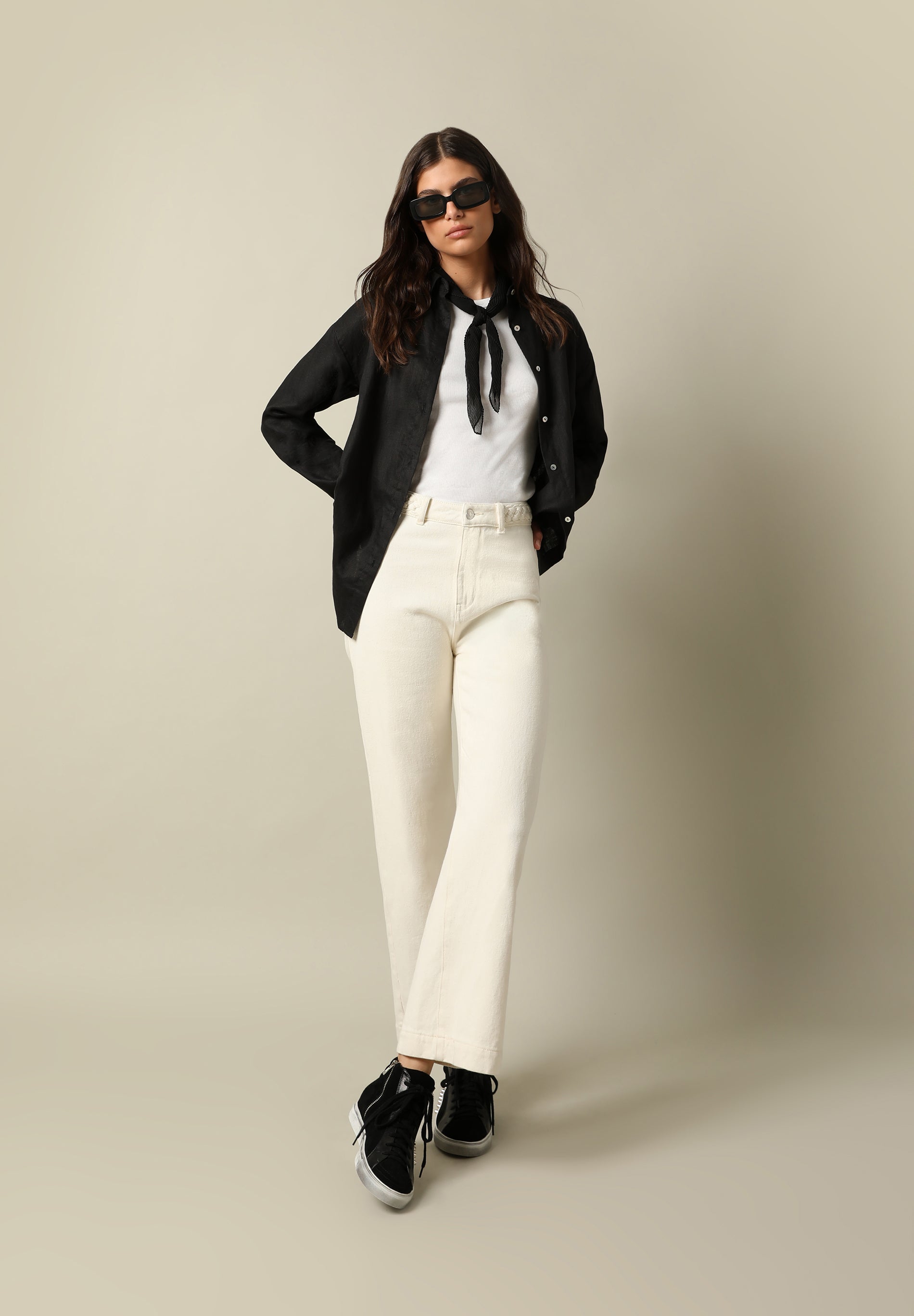 PANTALÓN DENIM DETALLE TRENZADO