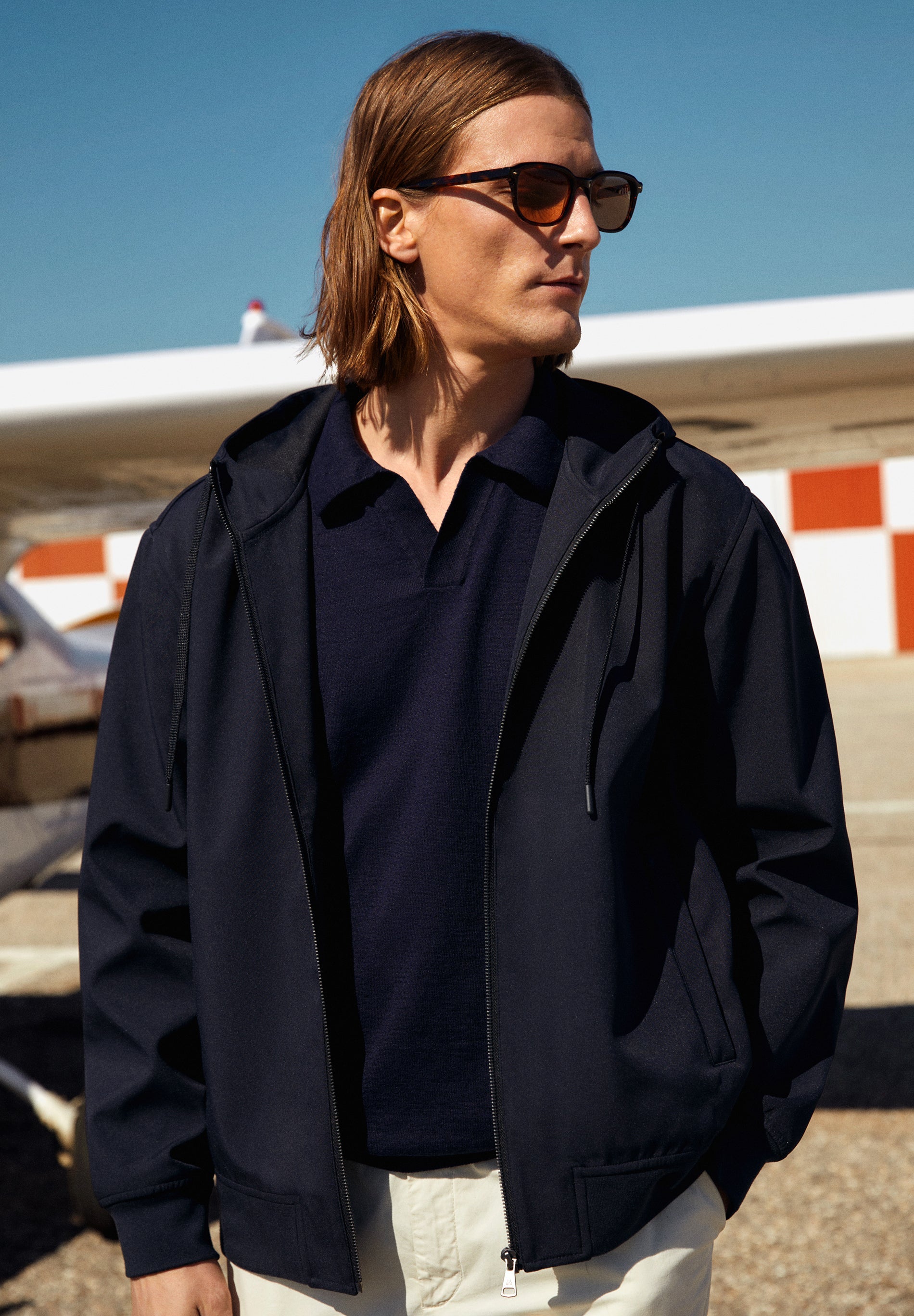 CHAQUETA PREMIUM LIGERA CAPUCHA