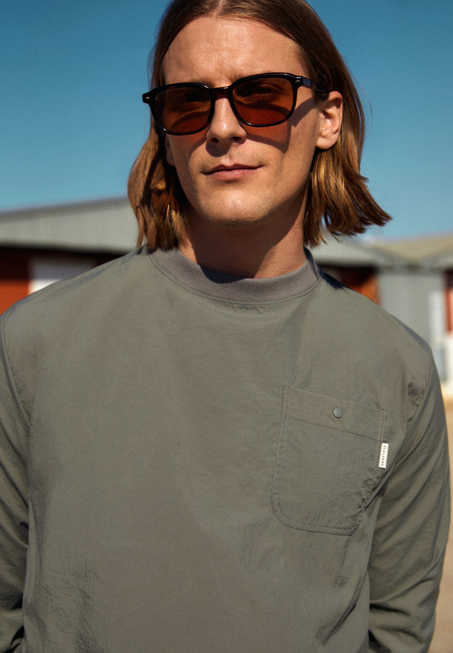 SUDADERA PREMIUM LIGERA TÉCNICA